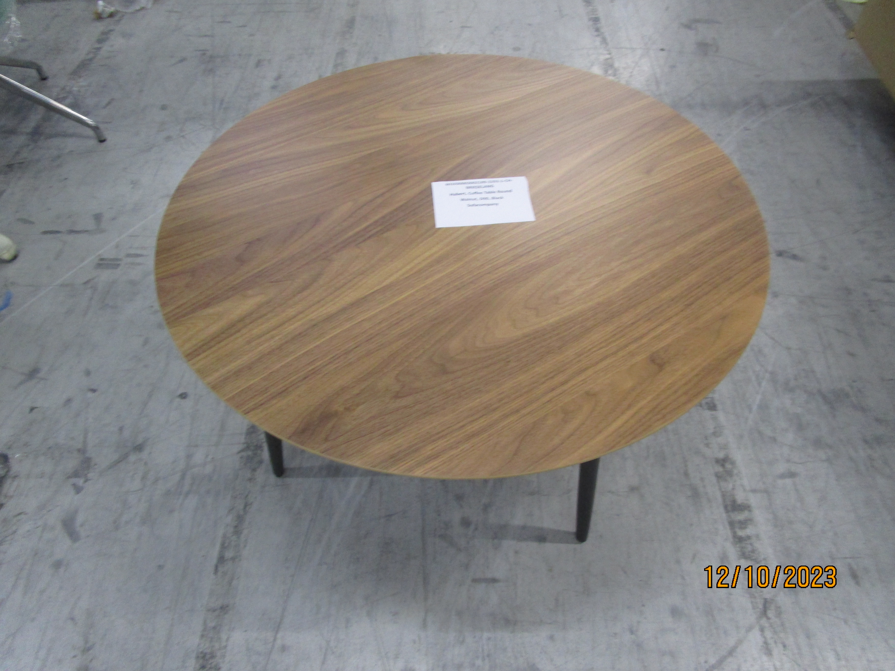 Hubert Couchtisch Walnuß Ø 90cm
