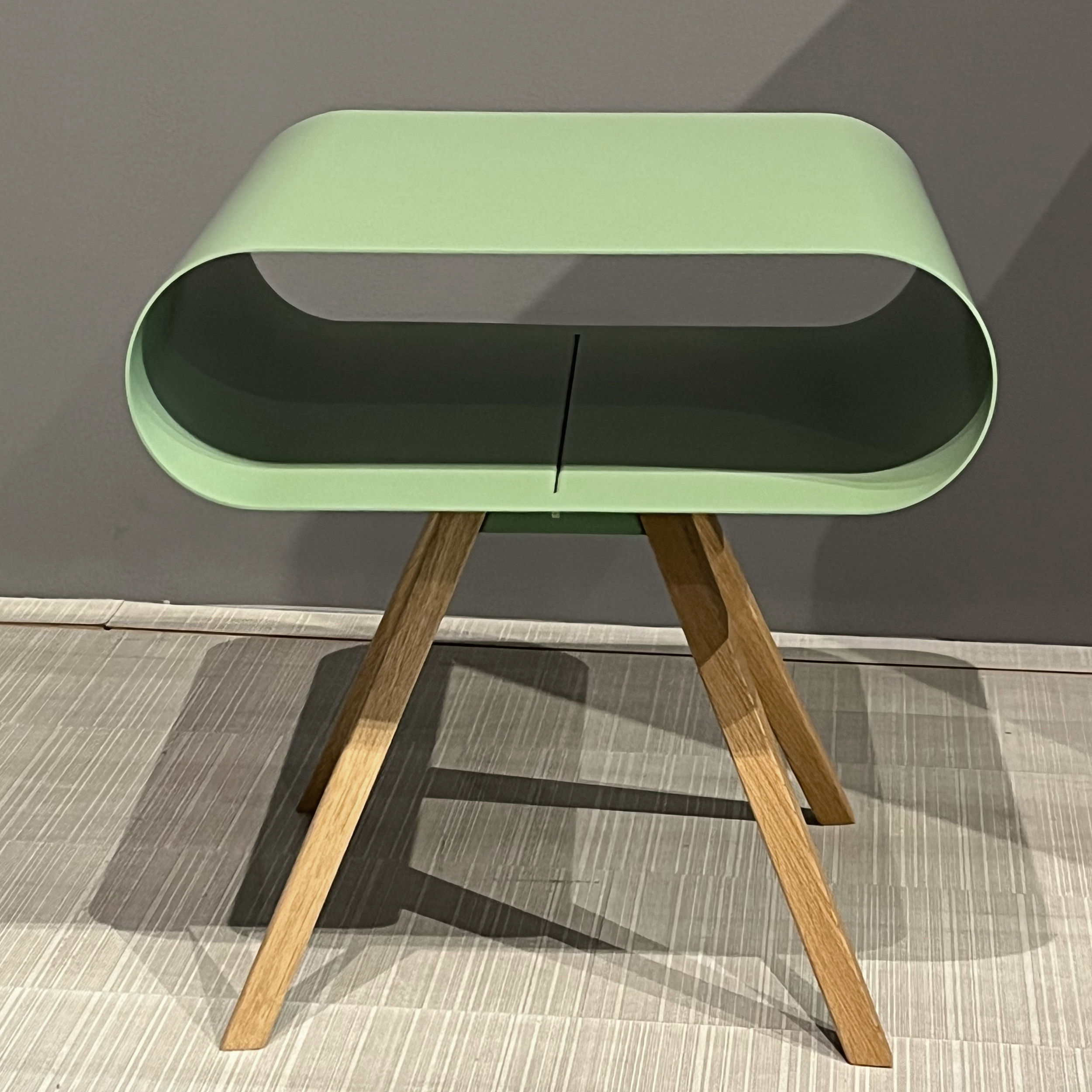 LO 12 Side table Oak wood Steel Pale green