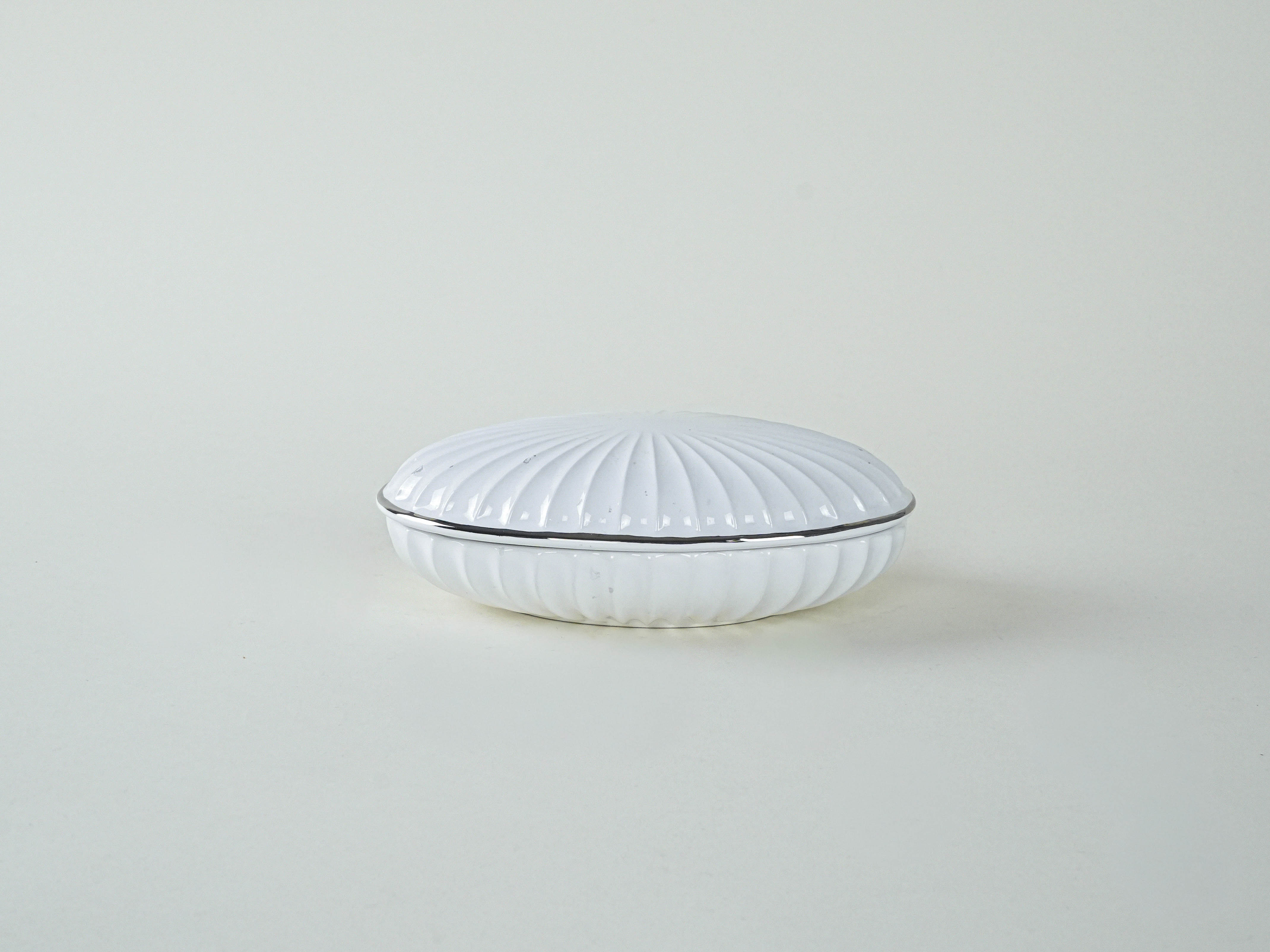 Porcelain shell dish White 1970s