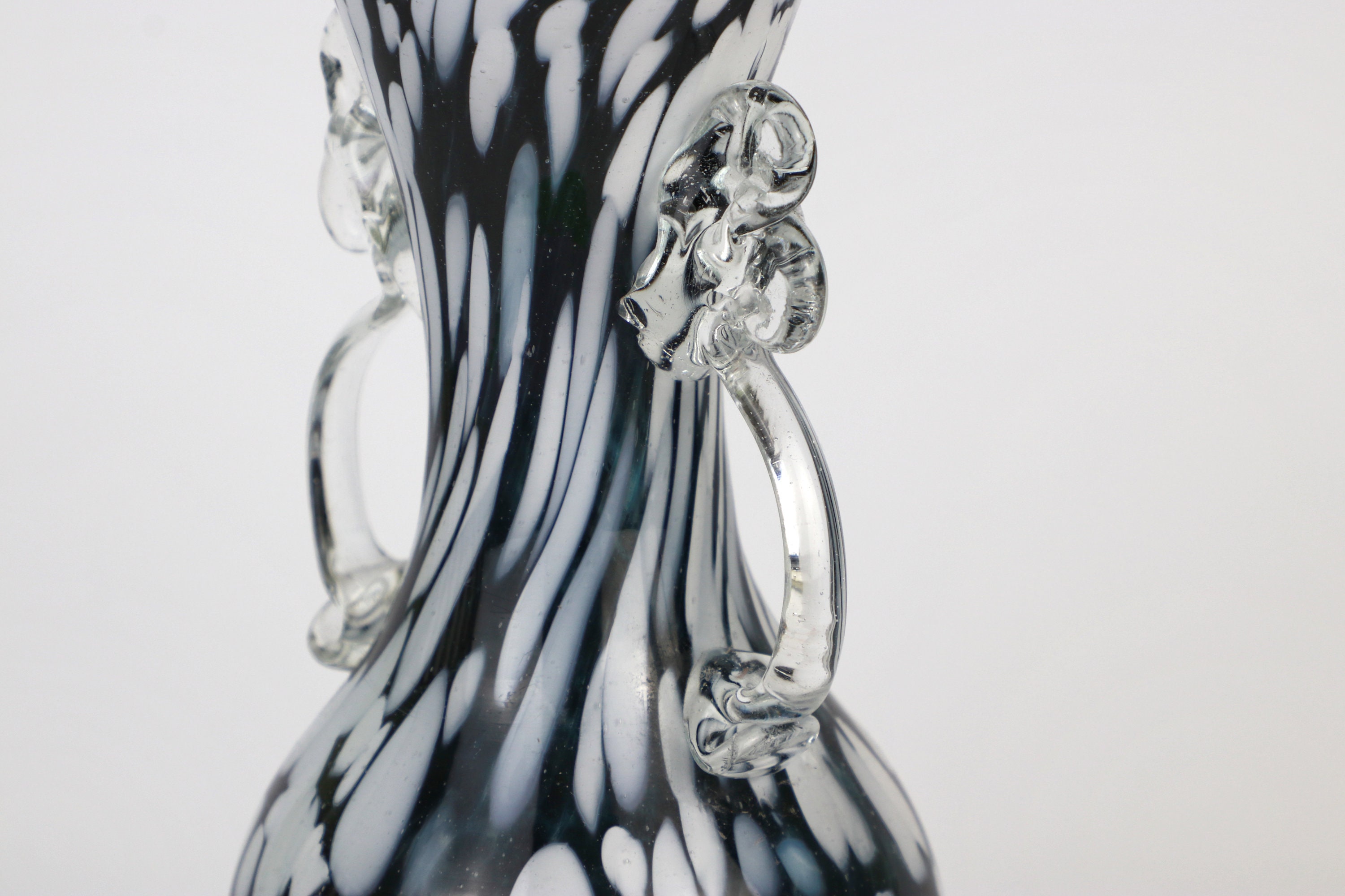 Vintage Murano Blumenvase Italien 1960er Schwarz-Weiß Swirl