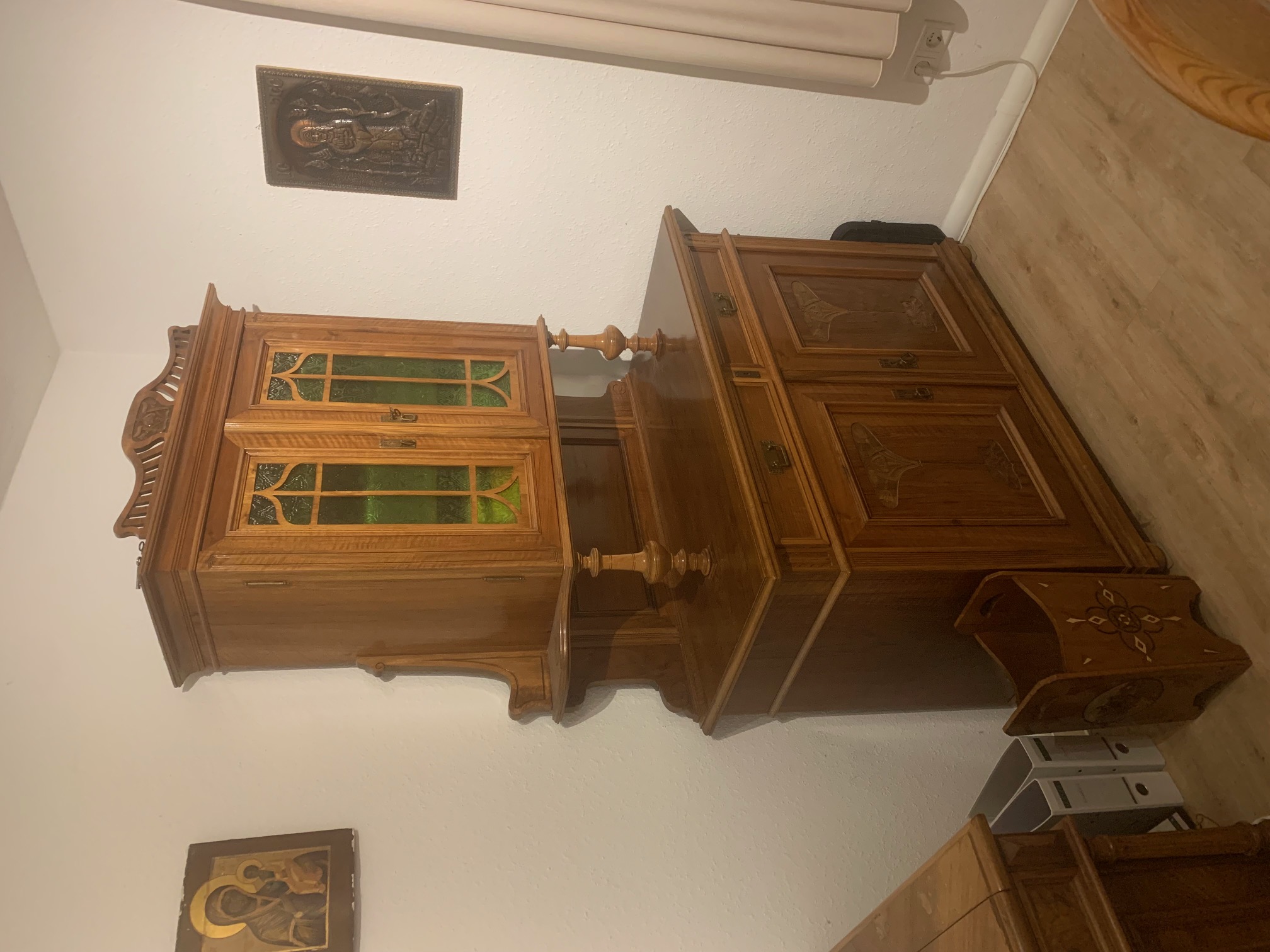 Vintage Schrank Nußbaum Glas Braun