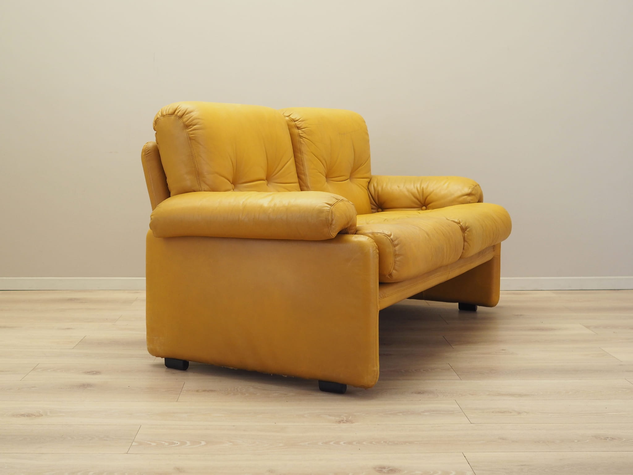 2-seater sofa Leather Yellow 1960s