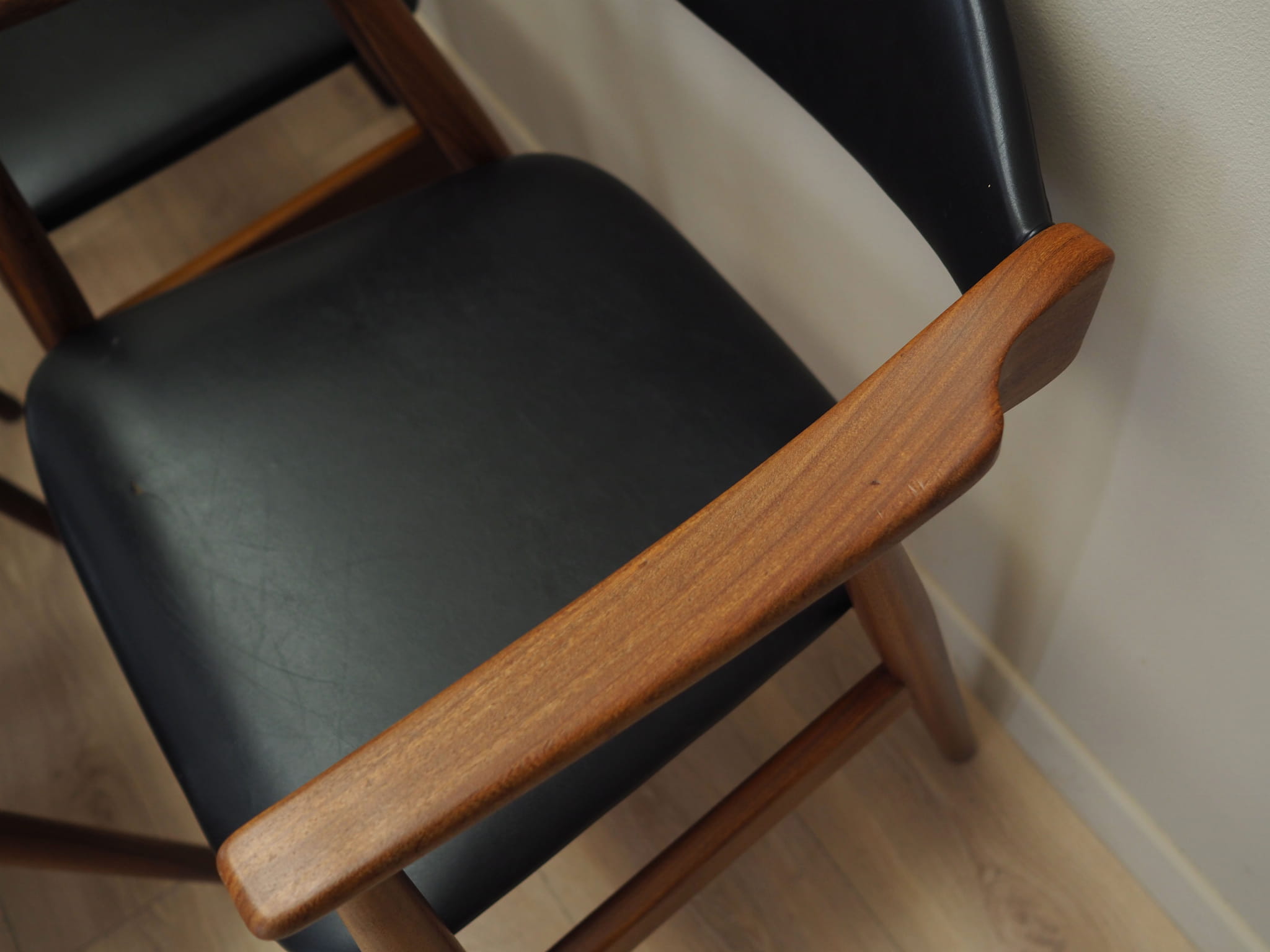 6x Chair Teak Wood Leather Black 1970s