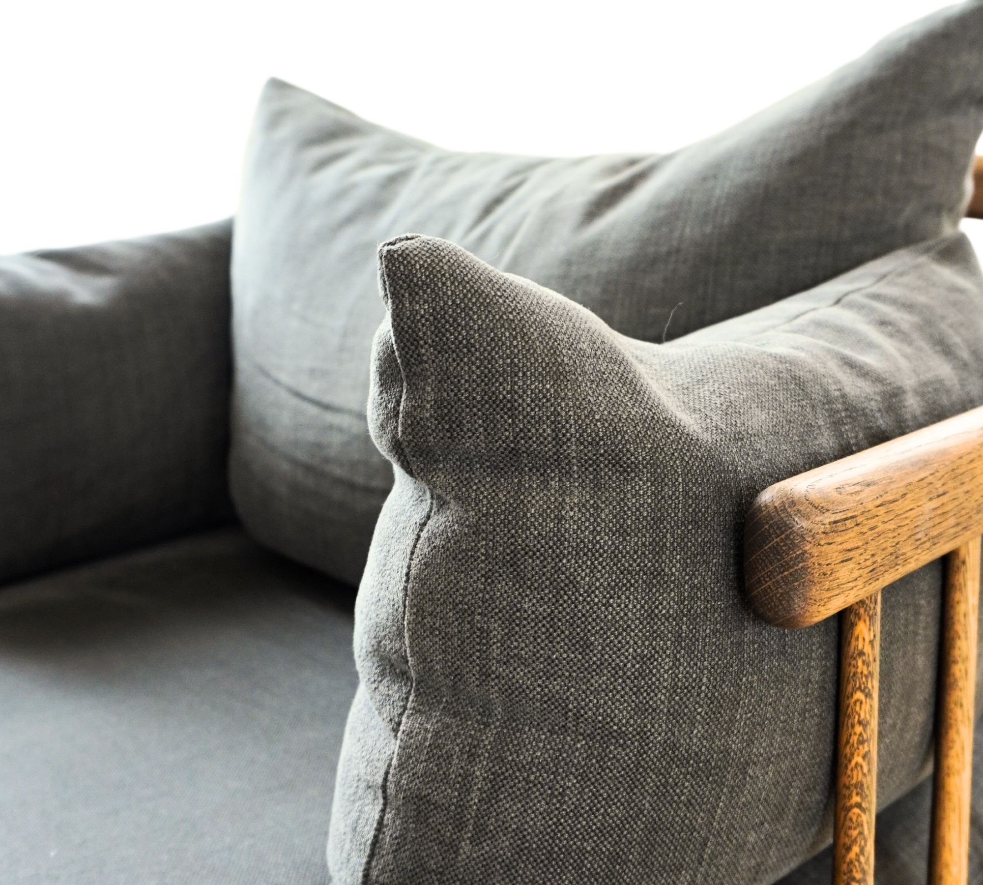 Fly SC1 Sessel Holz handgefertigt Textil Grau