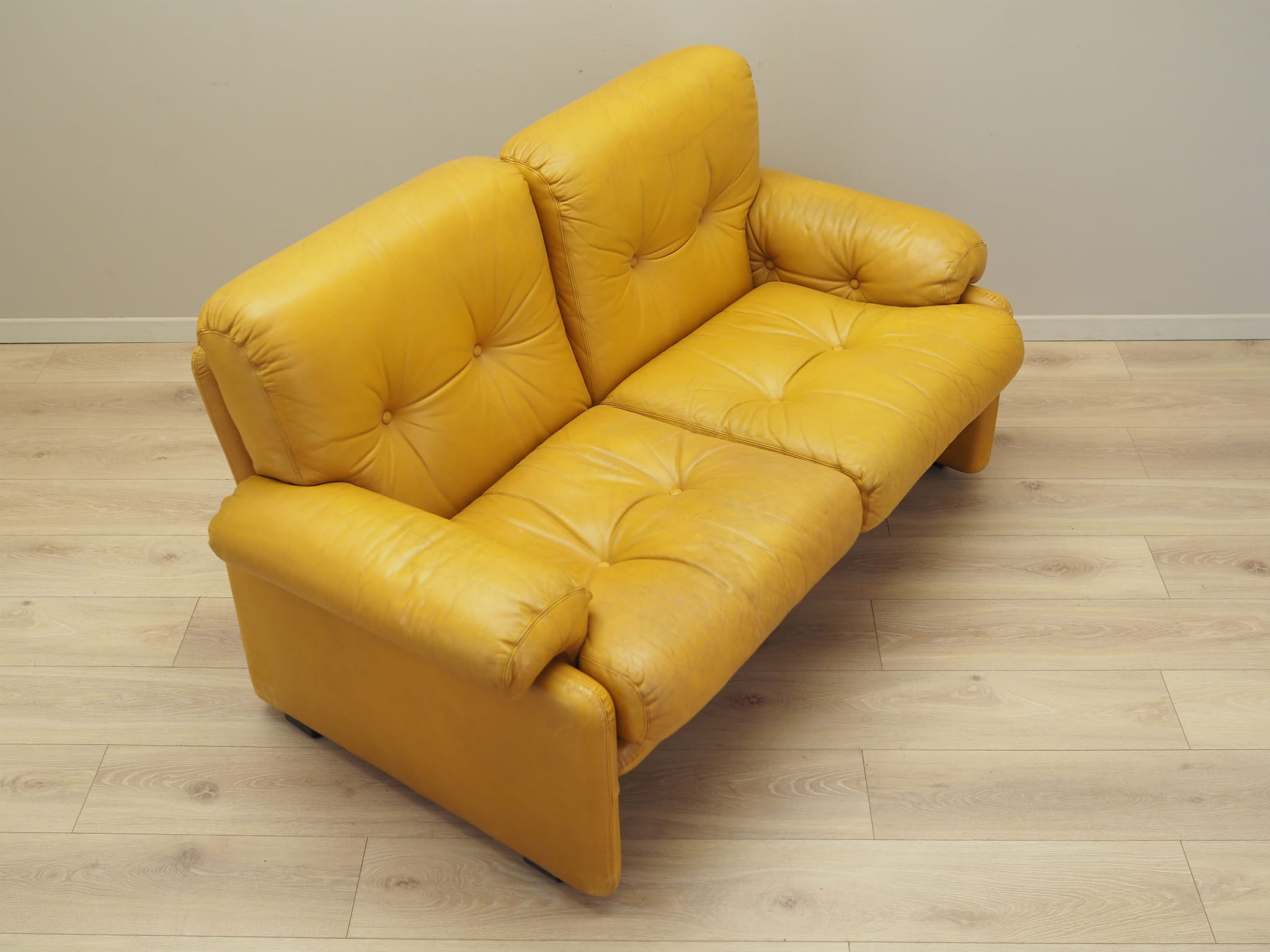 2-seater sofa Leather Yellow 1960s