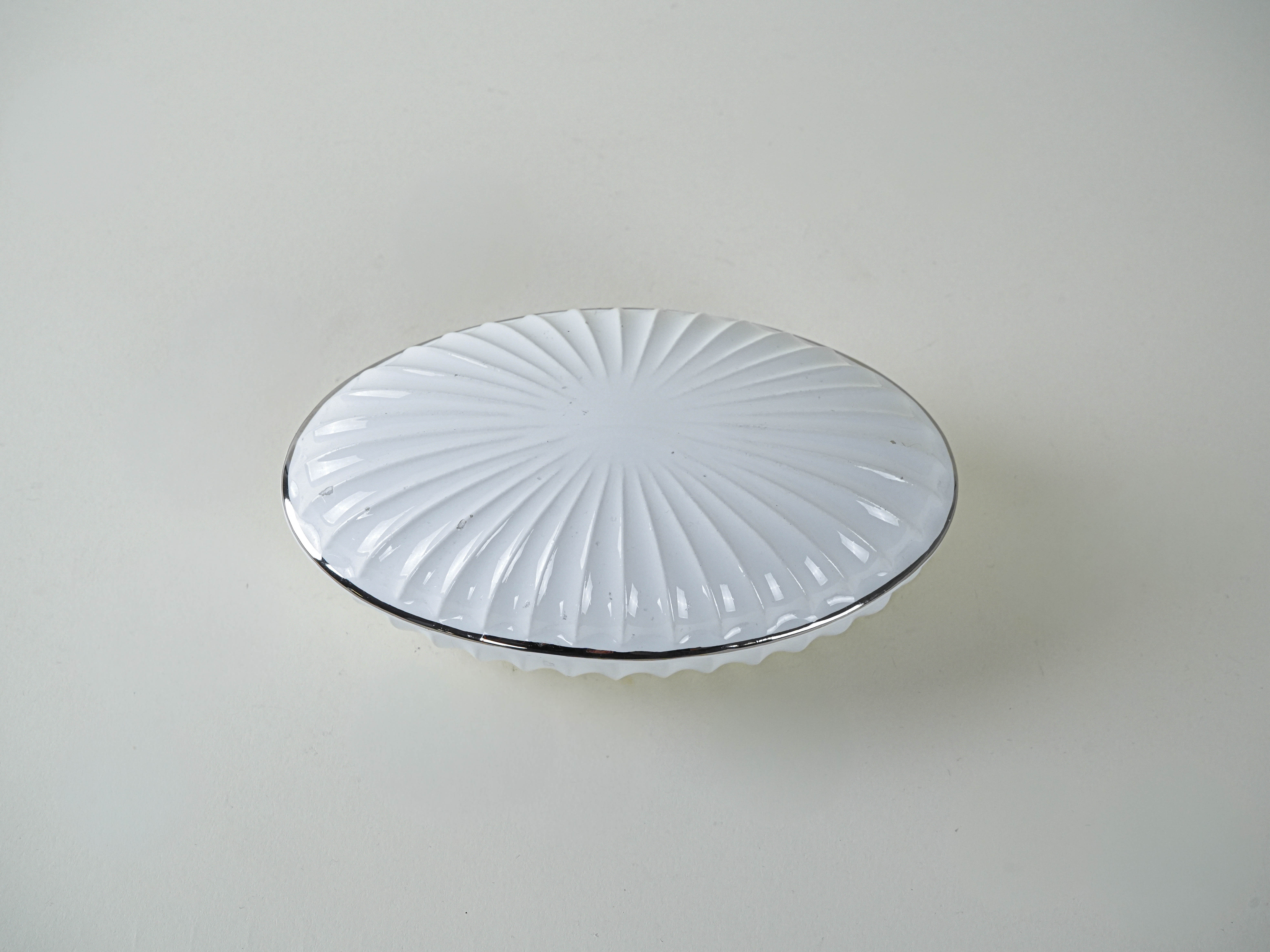 Porcelain shell dish White 1970s
