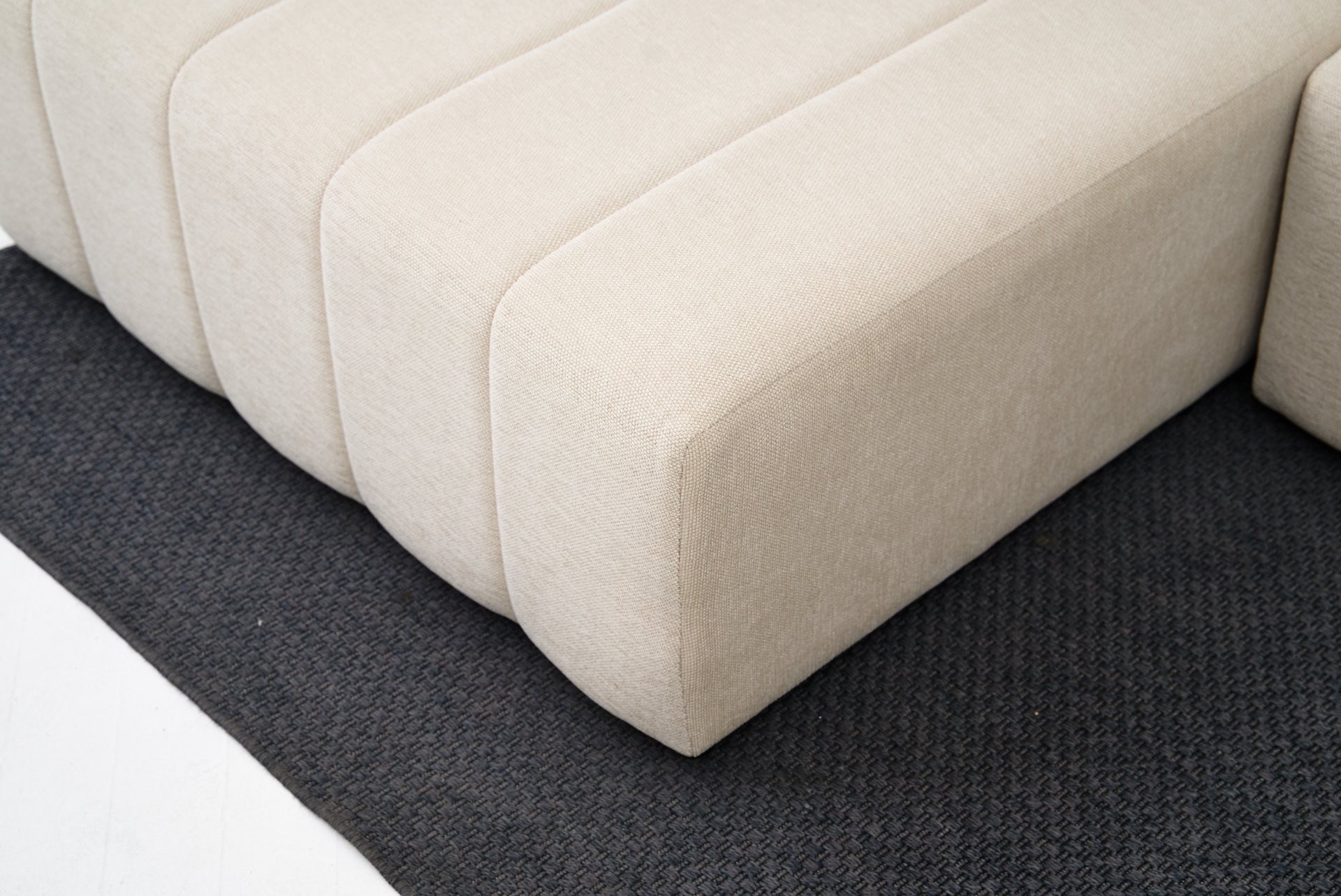 Beyza Sofa Récamiere Links mit Hocker Creme