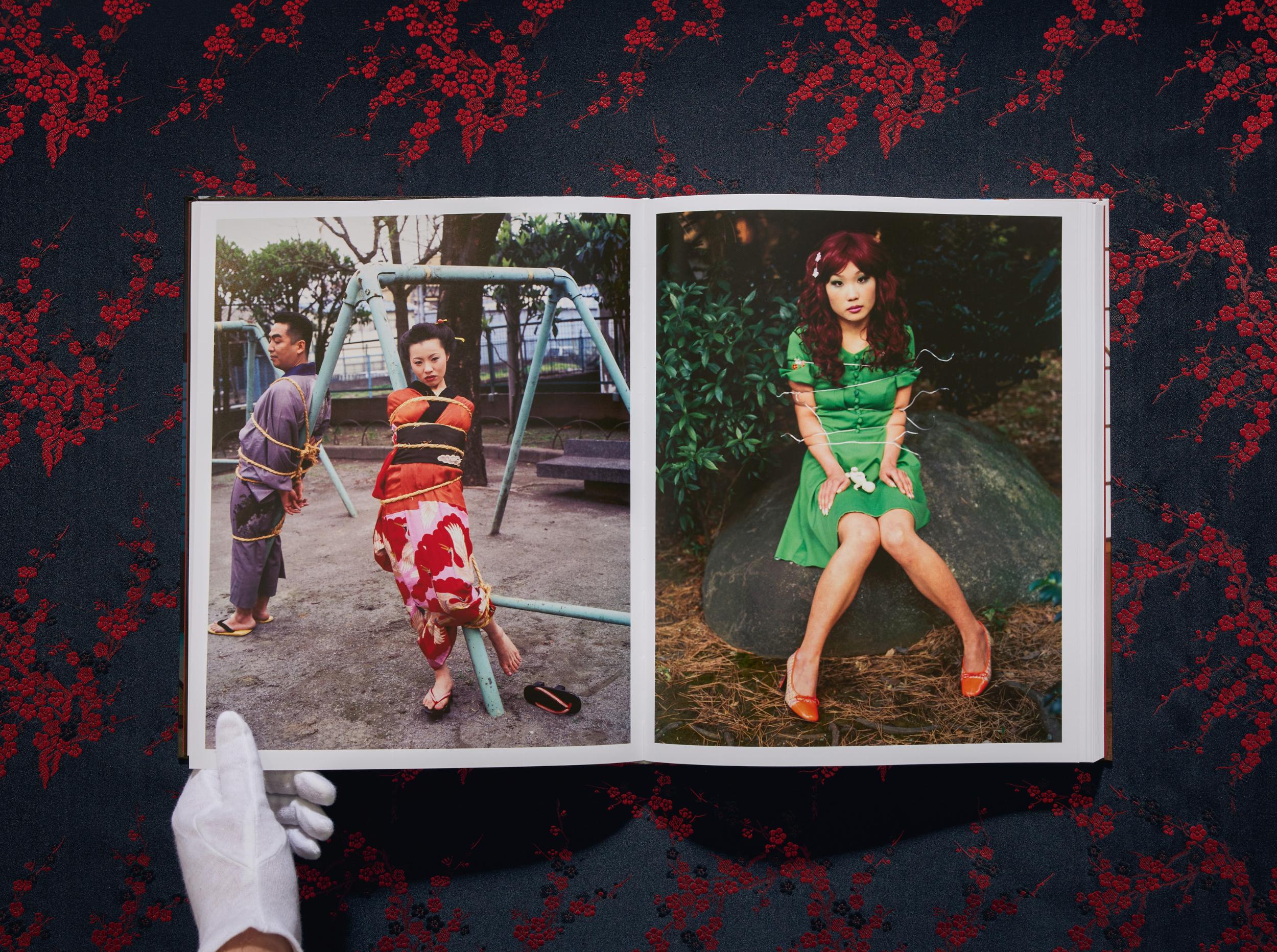 Araki. Bondage