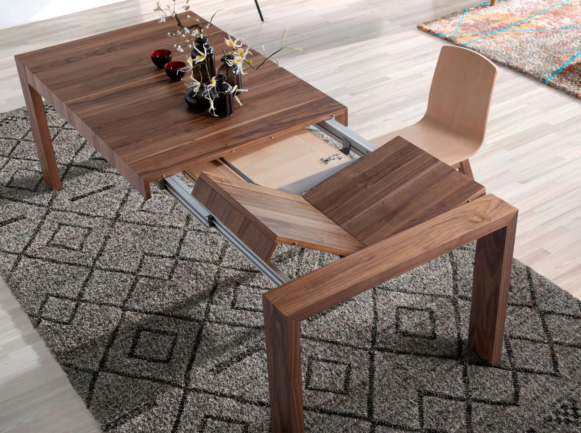 Dining table Walnut wood Brown
