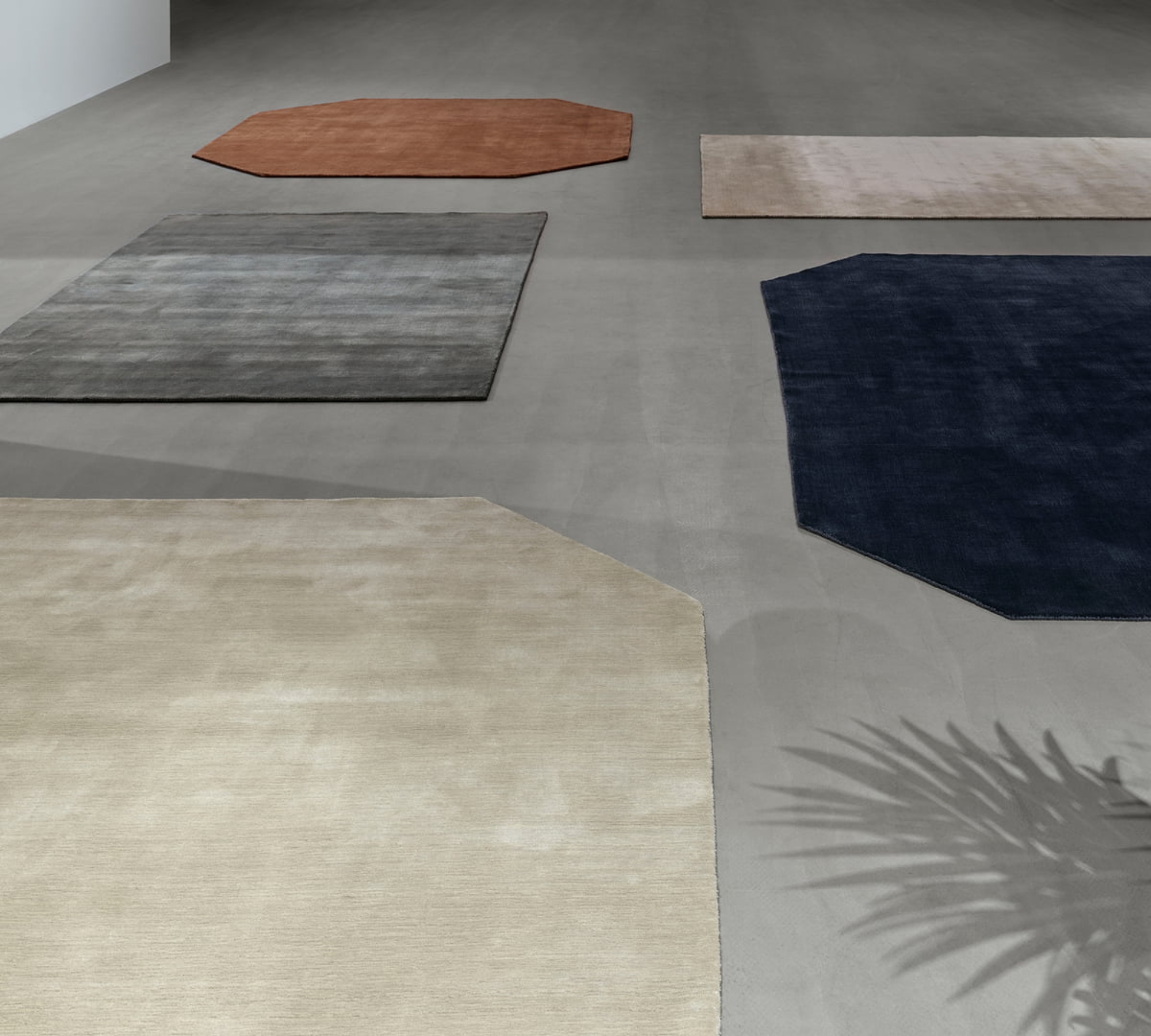 The Moor AP5 Teppich Wolle Brown Gold
