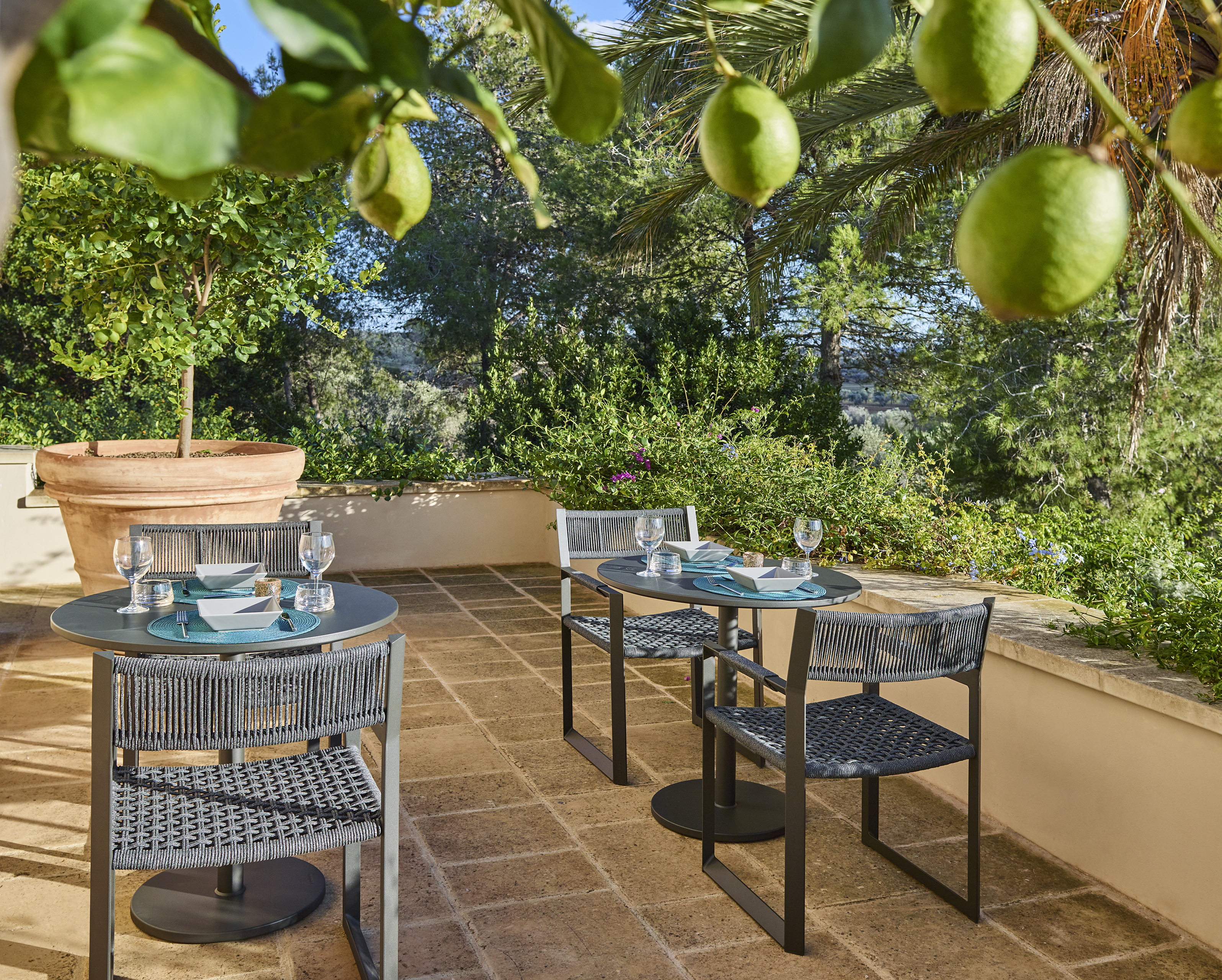 MANTRA Bistrotisch Aluminum Anthrazit 84x84 cm