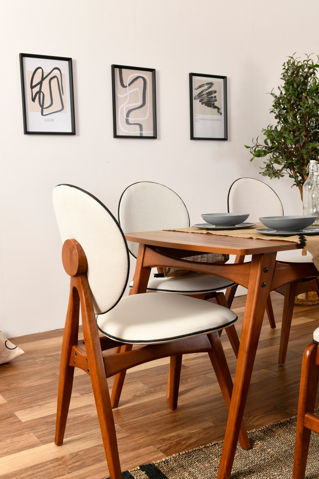 Touch Dining table set 6-pc. Nubuck leather Cream