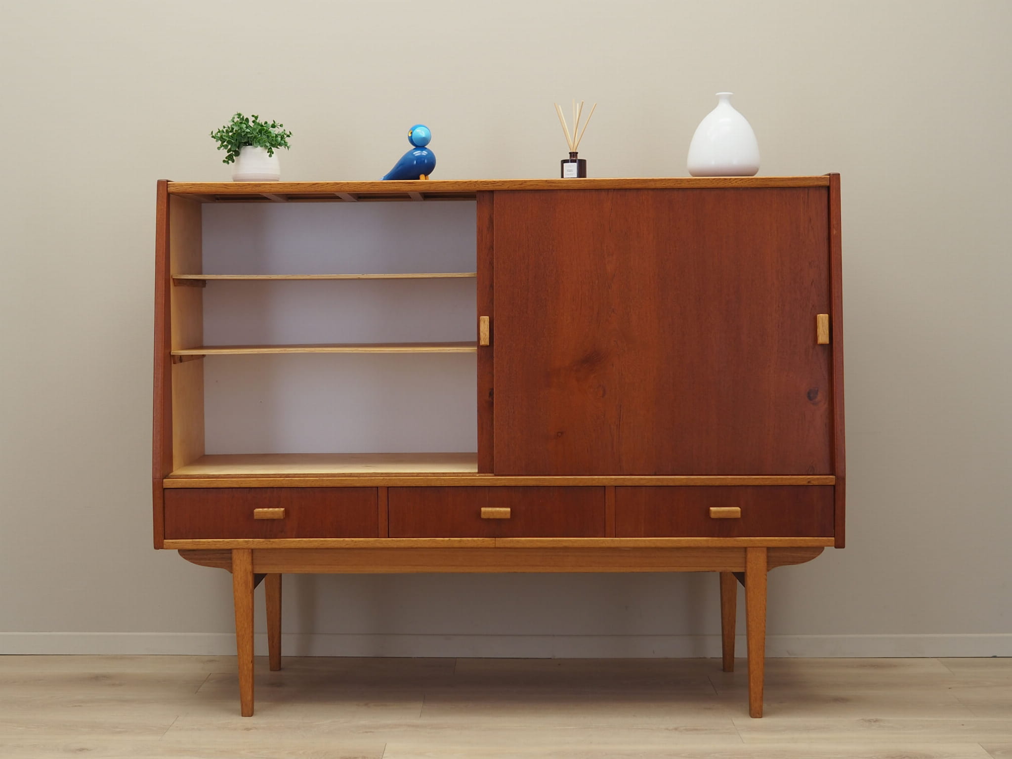 Vintage Highboard Teakholz Braun 1960er Jahre