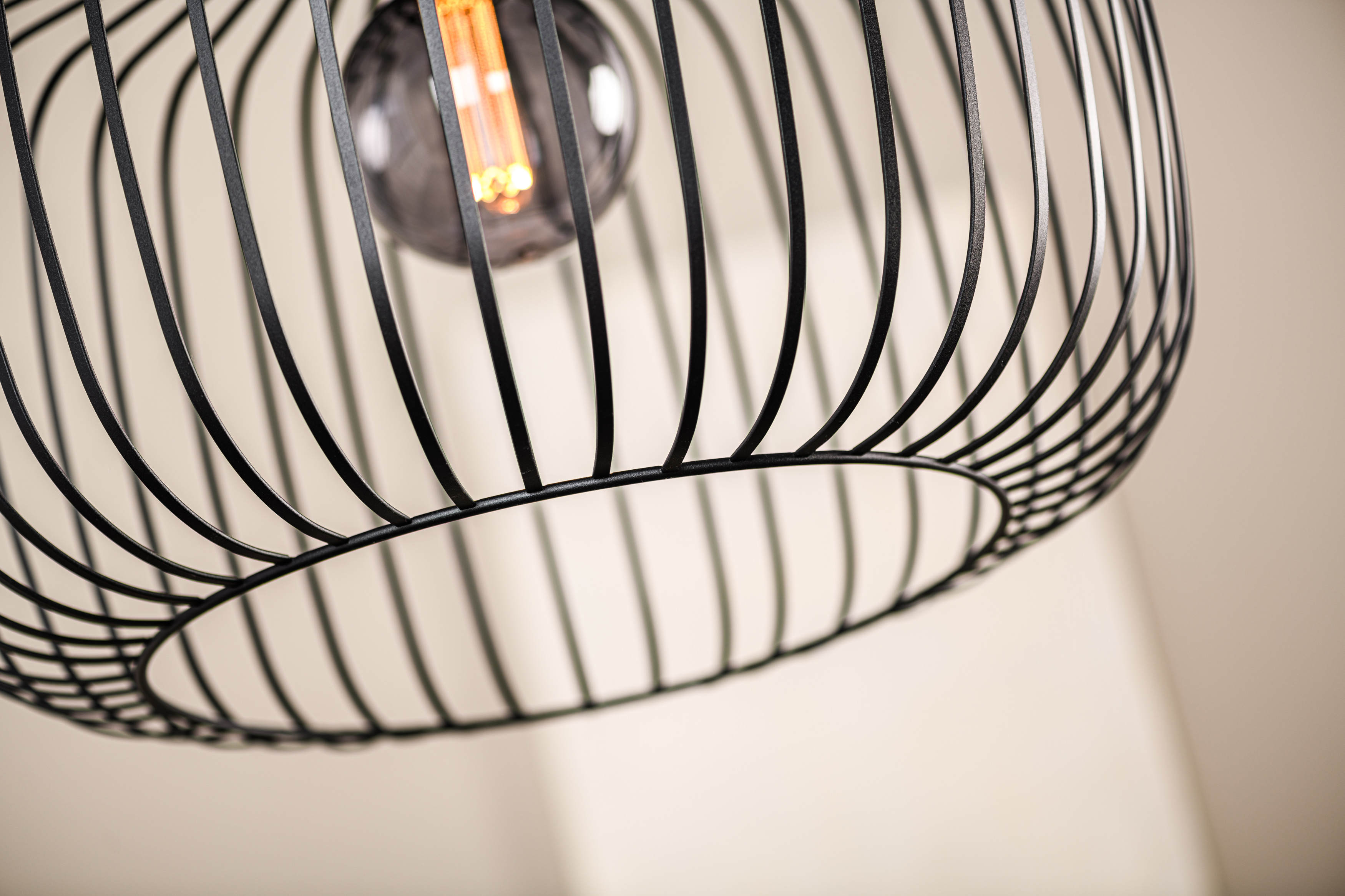 Lampada a sospensione in metallo nero