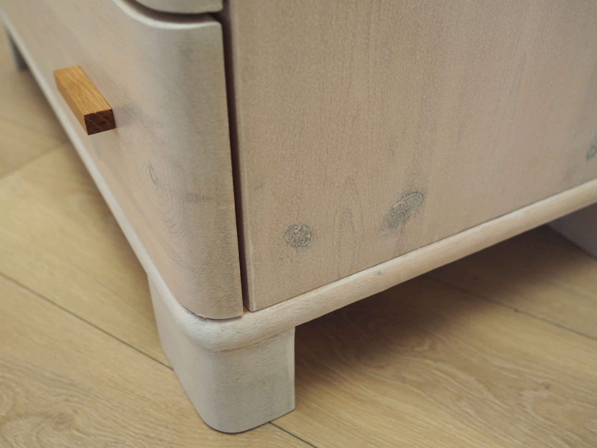 Chest of drawers
Pine wood
1960s