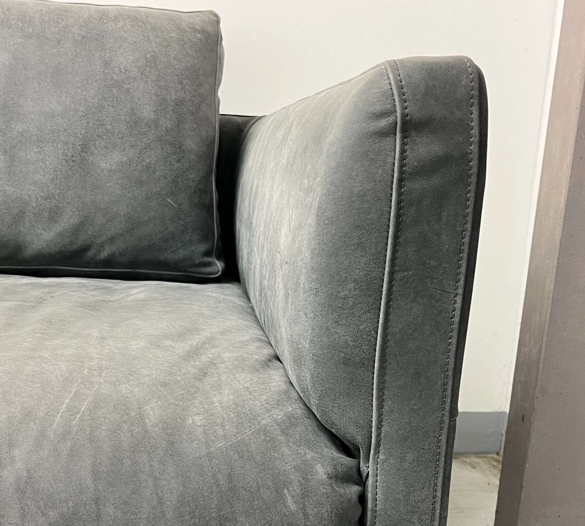 2-Sitzer Leder Sofa Grau Slender | COCOLI | Machalke