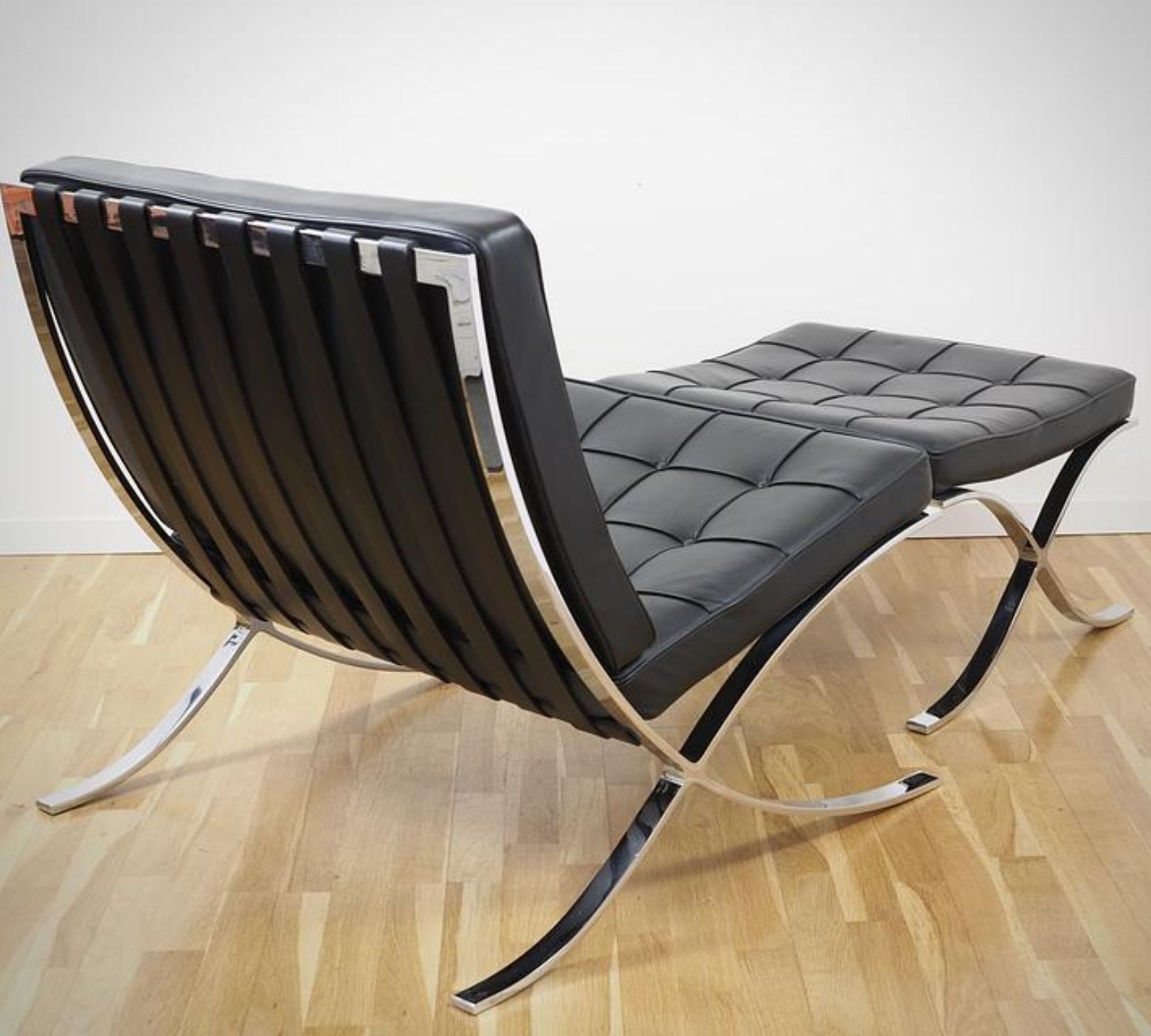 Barcelona Chair & Hocker Leder Schwarz