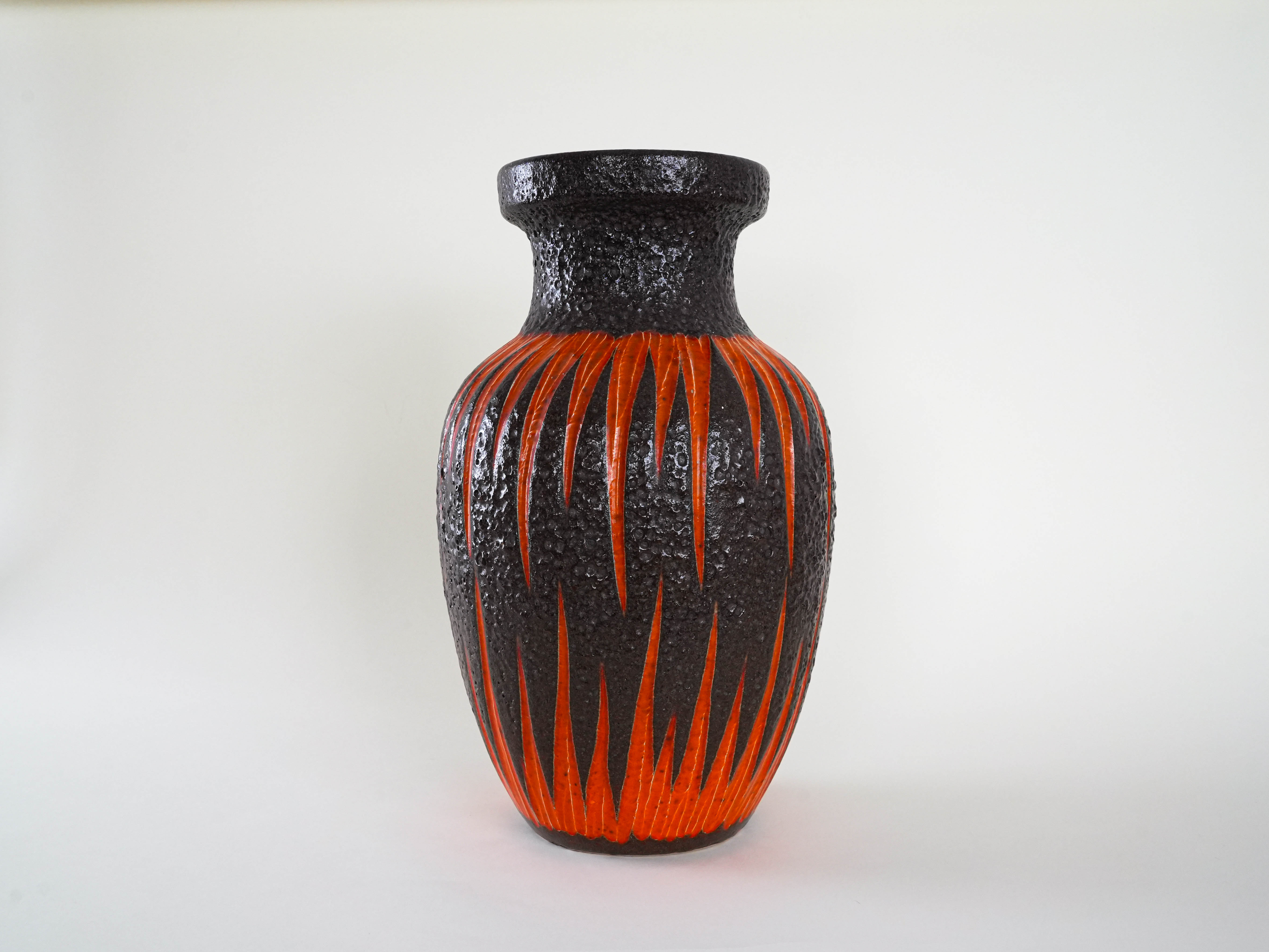 Ceramic vase Red