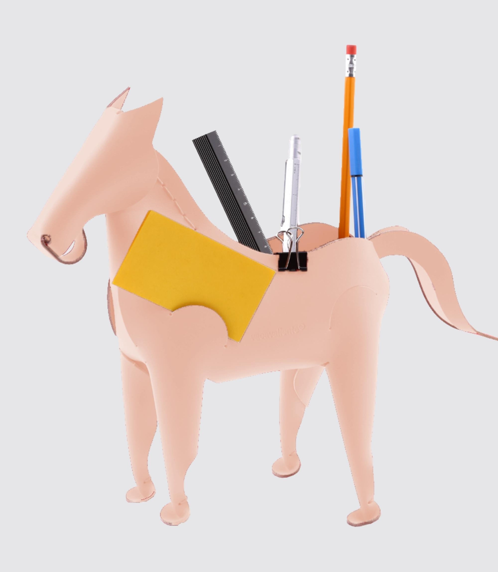 Pferd Schreibtischhelfer aus 100% Recyceltem Leder Pink