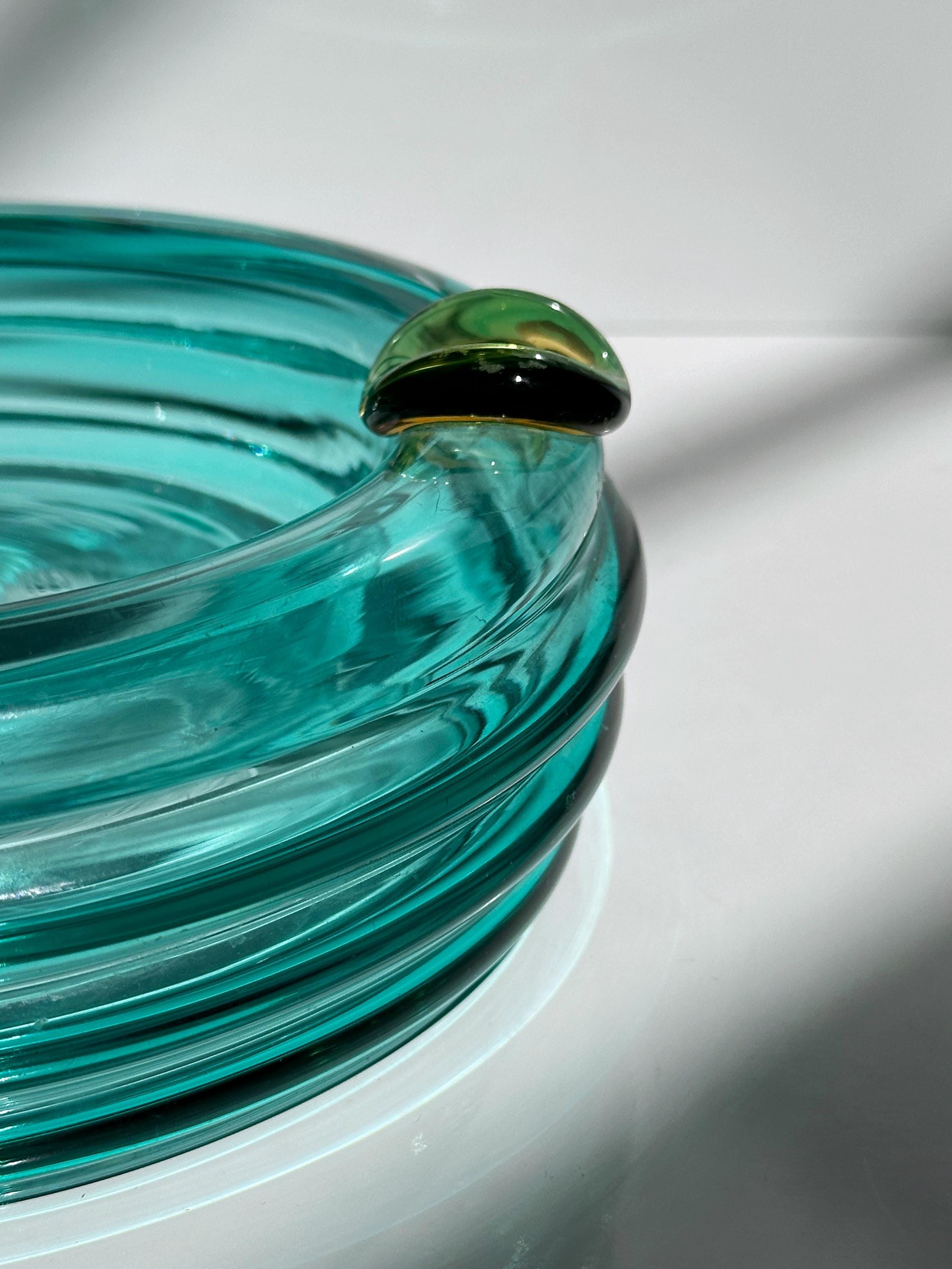 Postmoderner Aschenbecher Glas Türkis 1980er Jahre