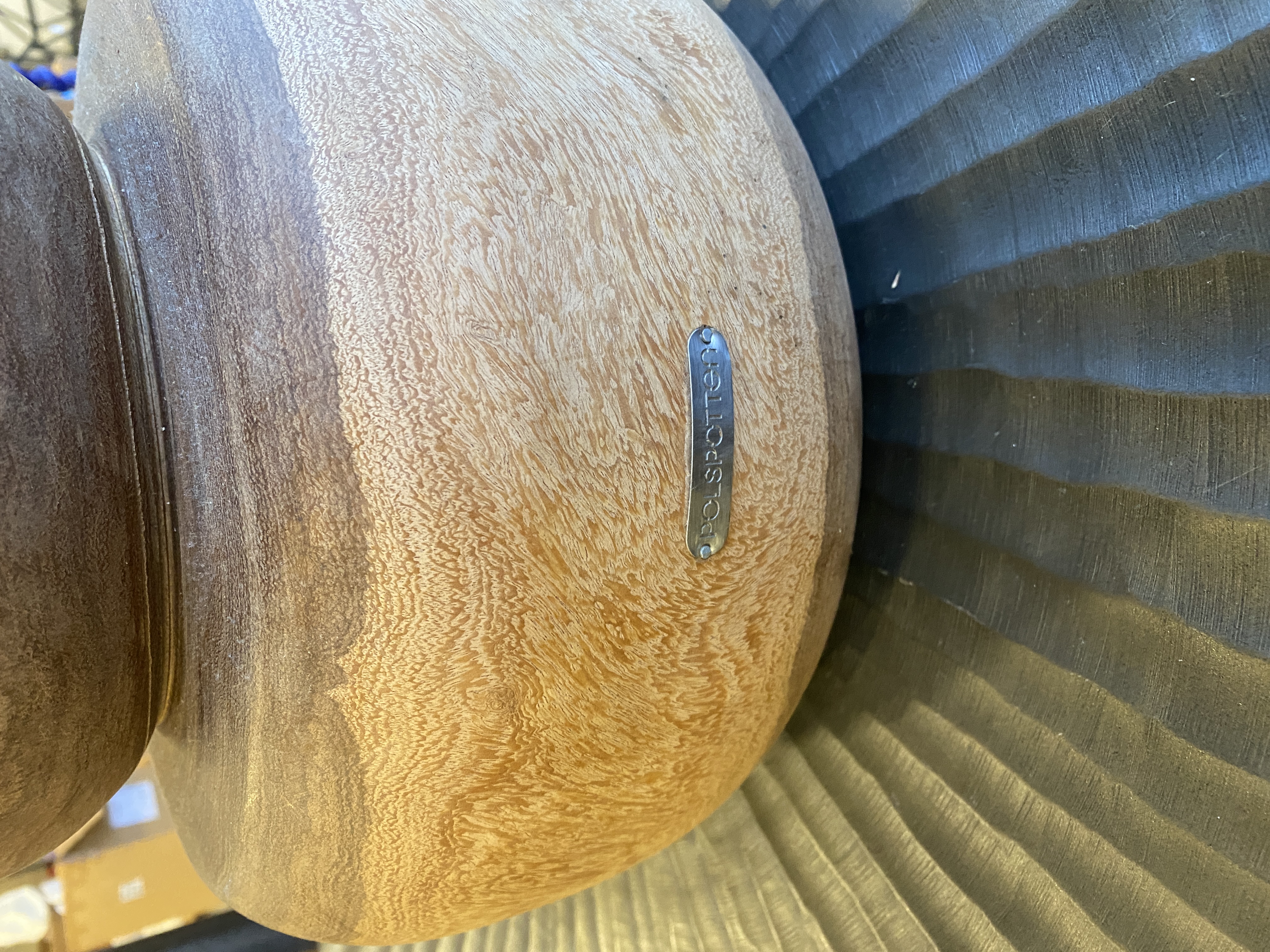 In Between Hocker Holz Braun