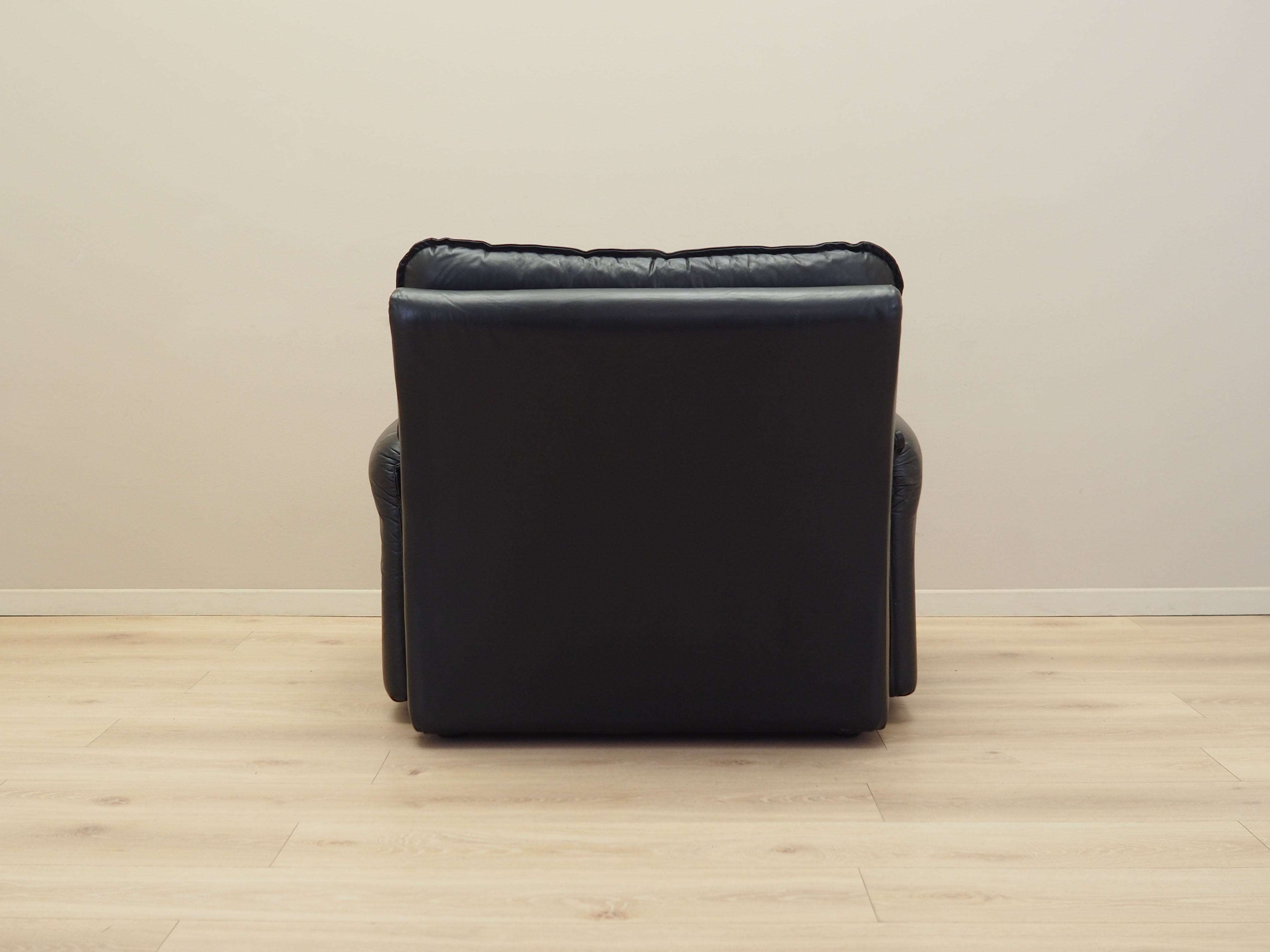 Lounge chair leather black 1970s
