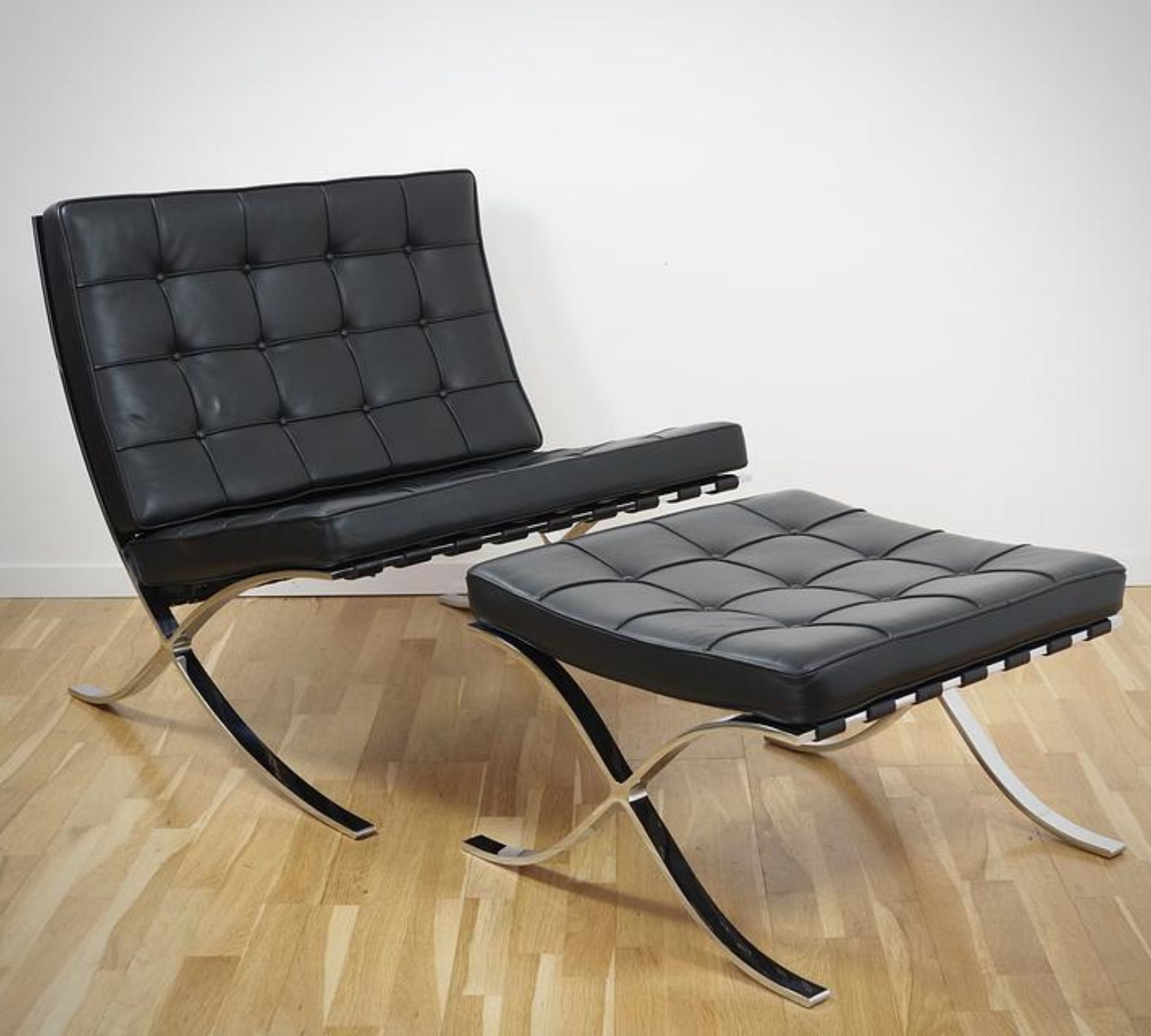 Barcelona Chair & Hocker Leder Schwarz