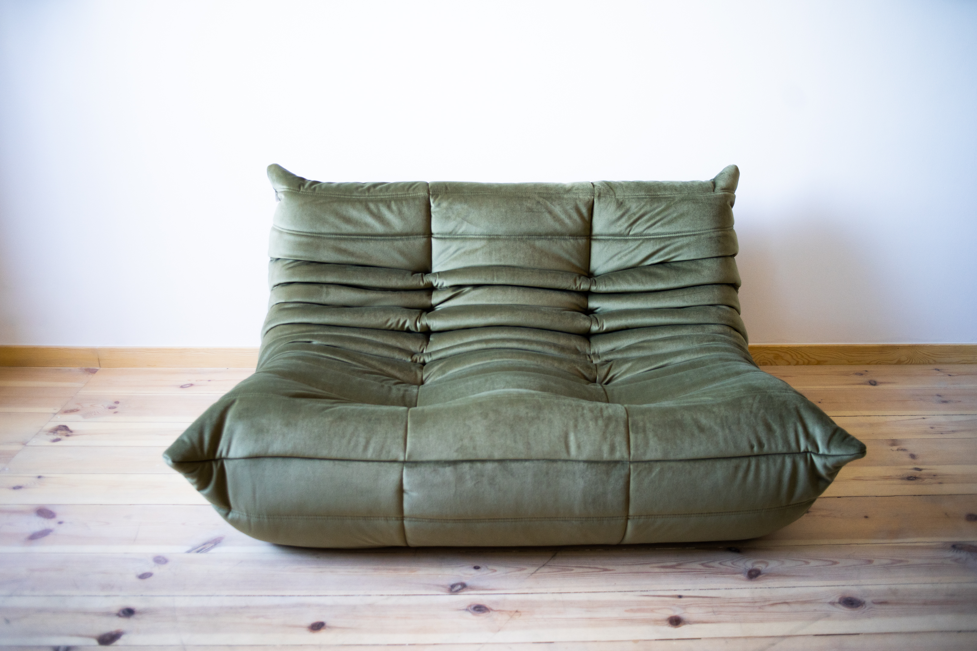 Togo Sofa 2-seater velvet khaki green