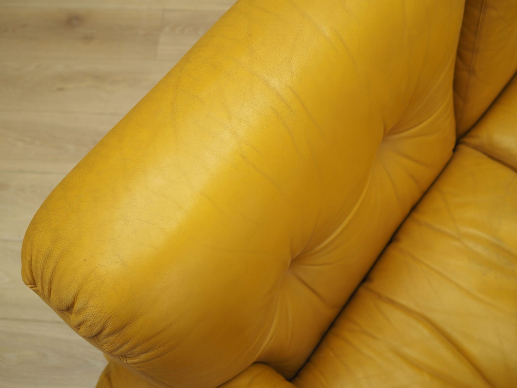 2-seater sofa Leather Yellow 1960s