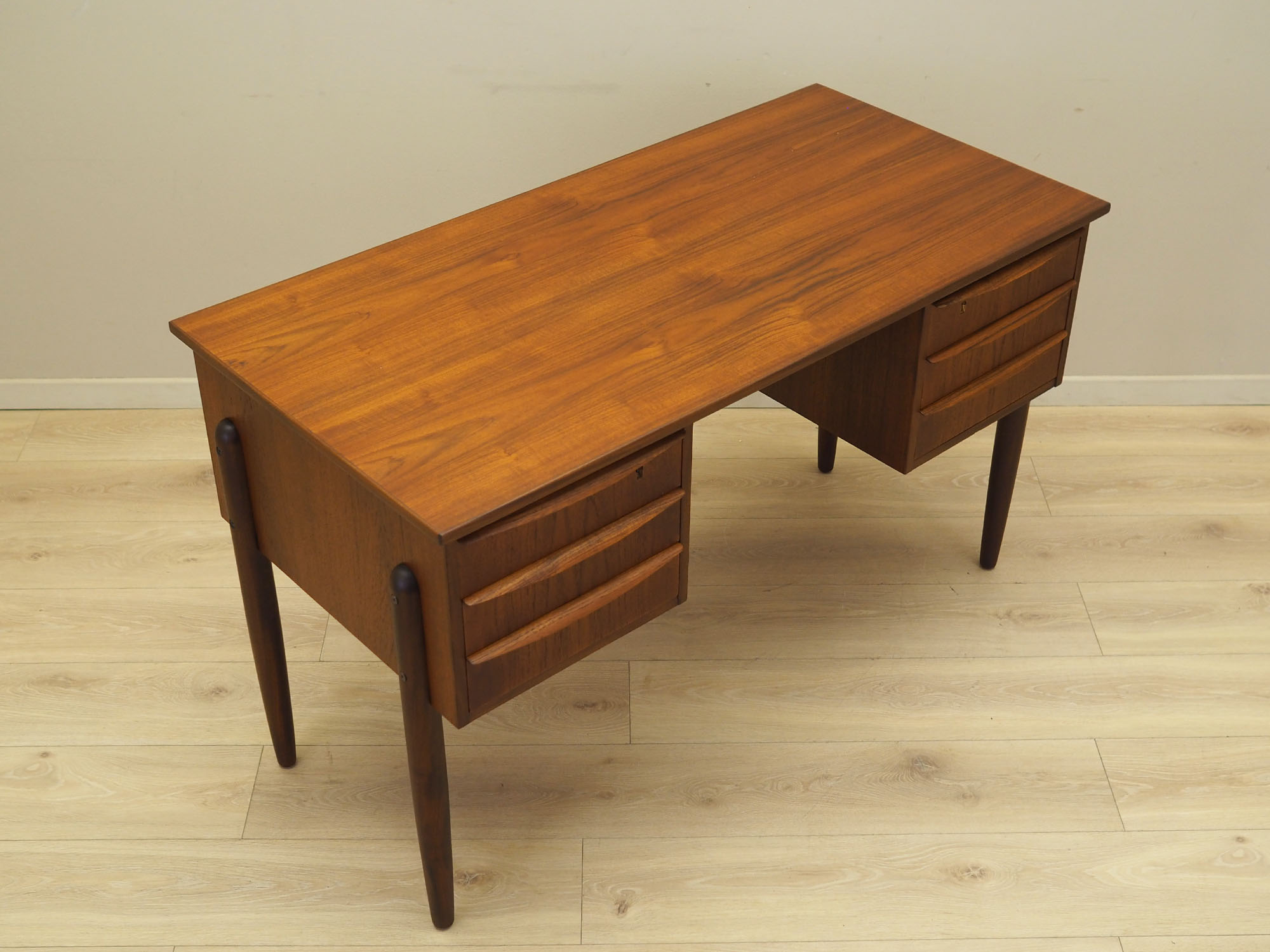 Schreibtisch Teakholz 1960er Jahre