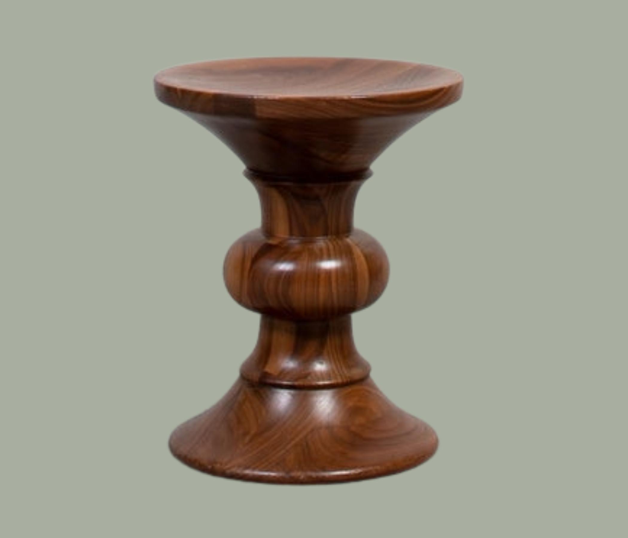 Holzhocker Eames Stool Modell B