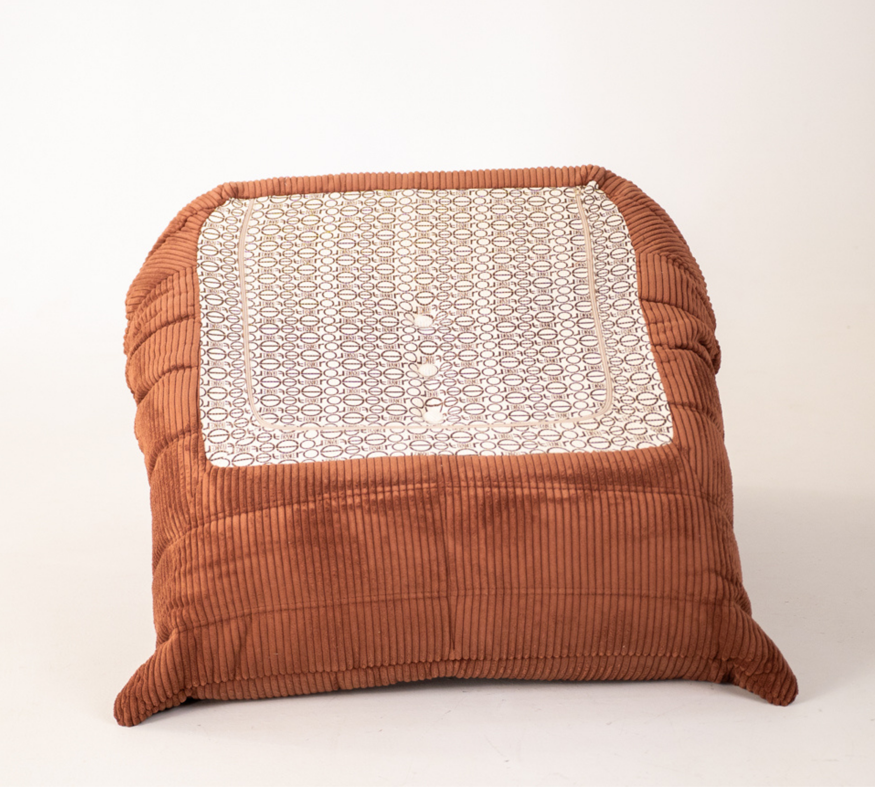 Togo Sessel Cord Umber