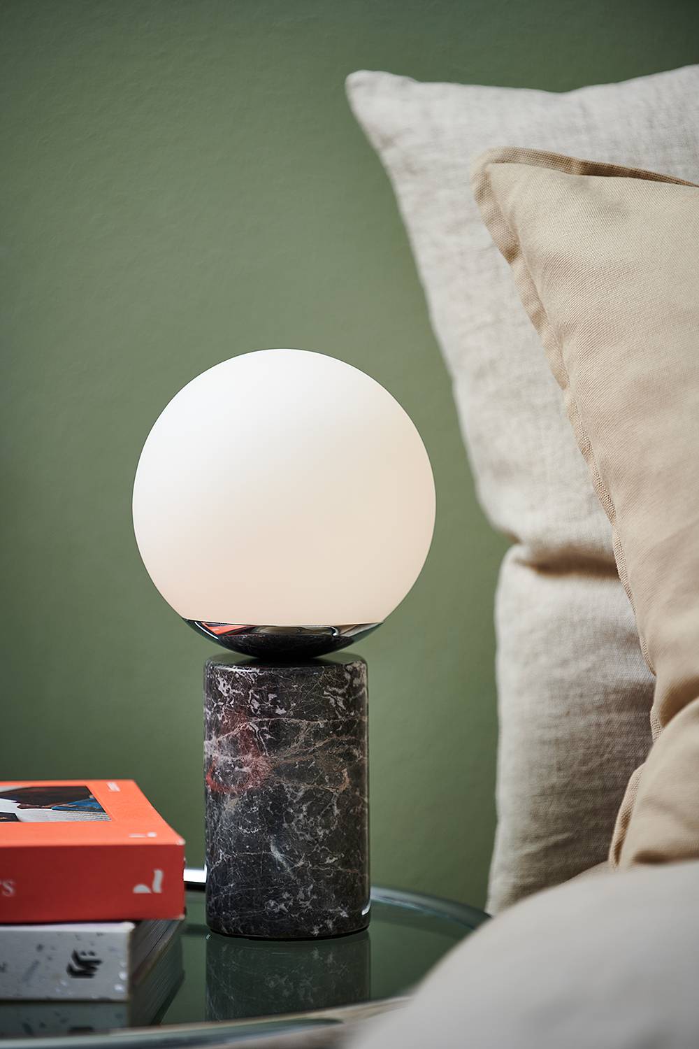 Lilly Tischleuchte Milchglas Marmor 1-flammig