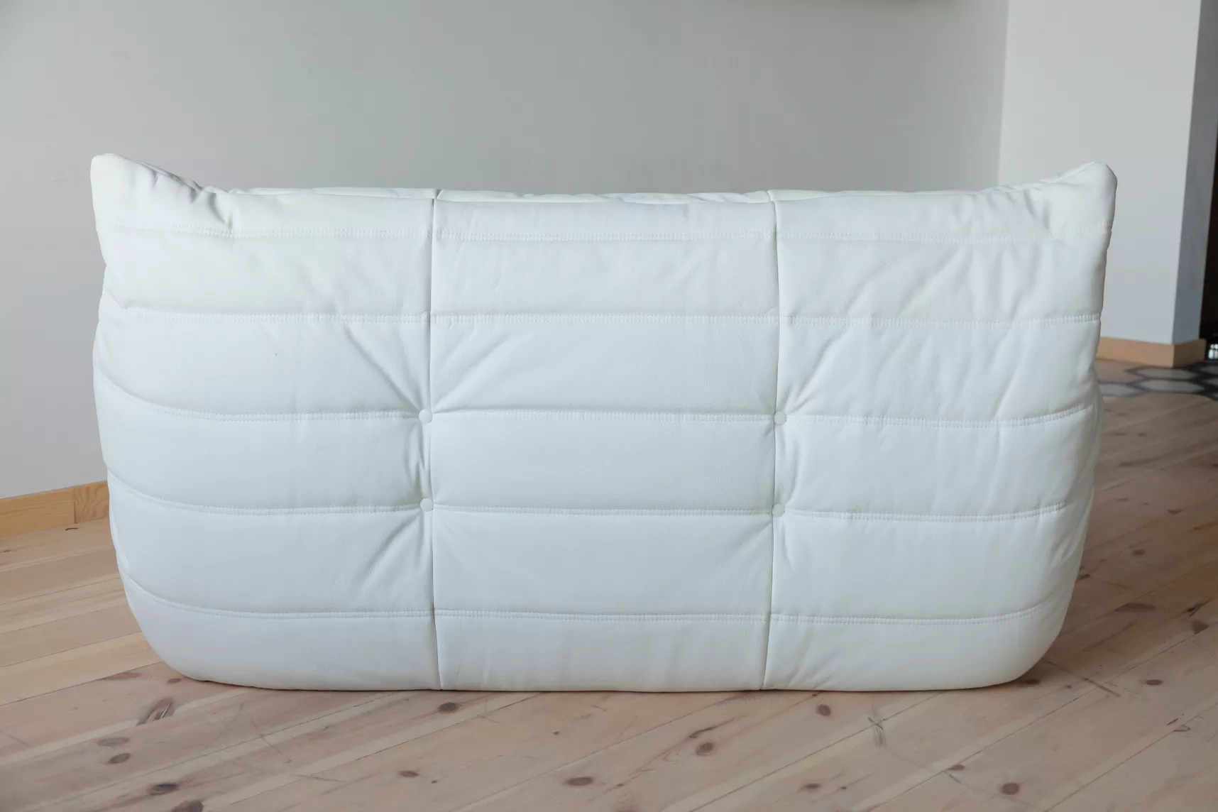 Togo Sofa 2-Sitzer Madras-Leder Weiß