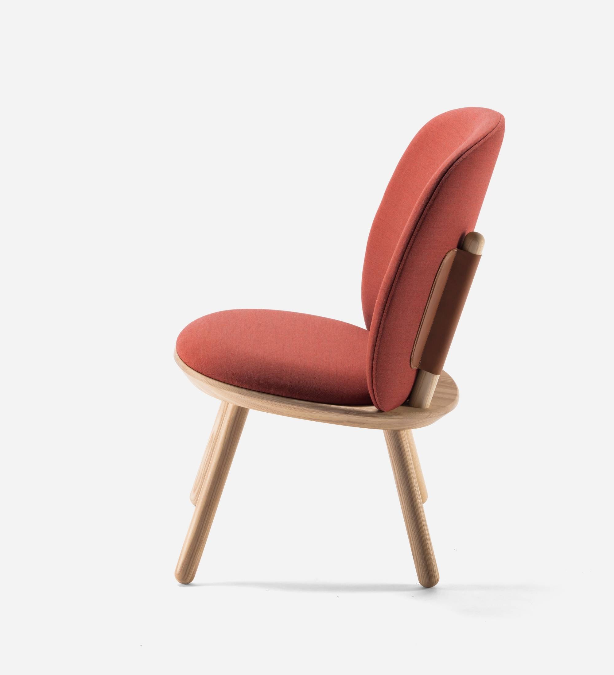 Naïve Lounge Chair Ash Wood Fabric Cognac