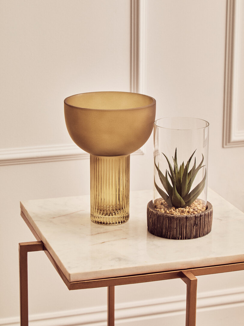 Shalimar Beistelltisch mit goldenen Beinen