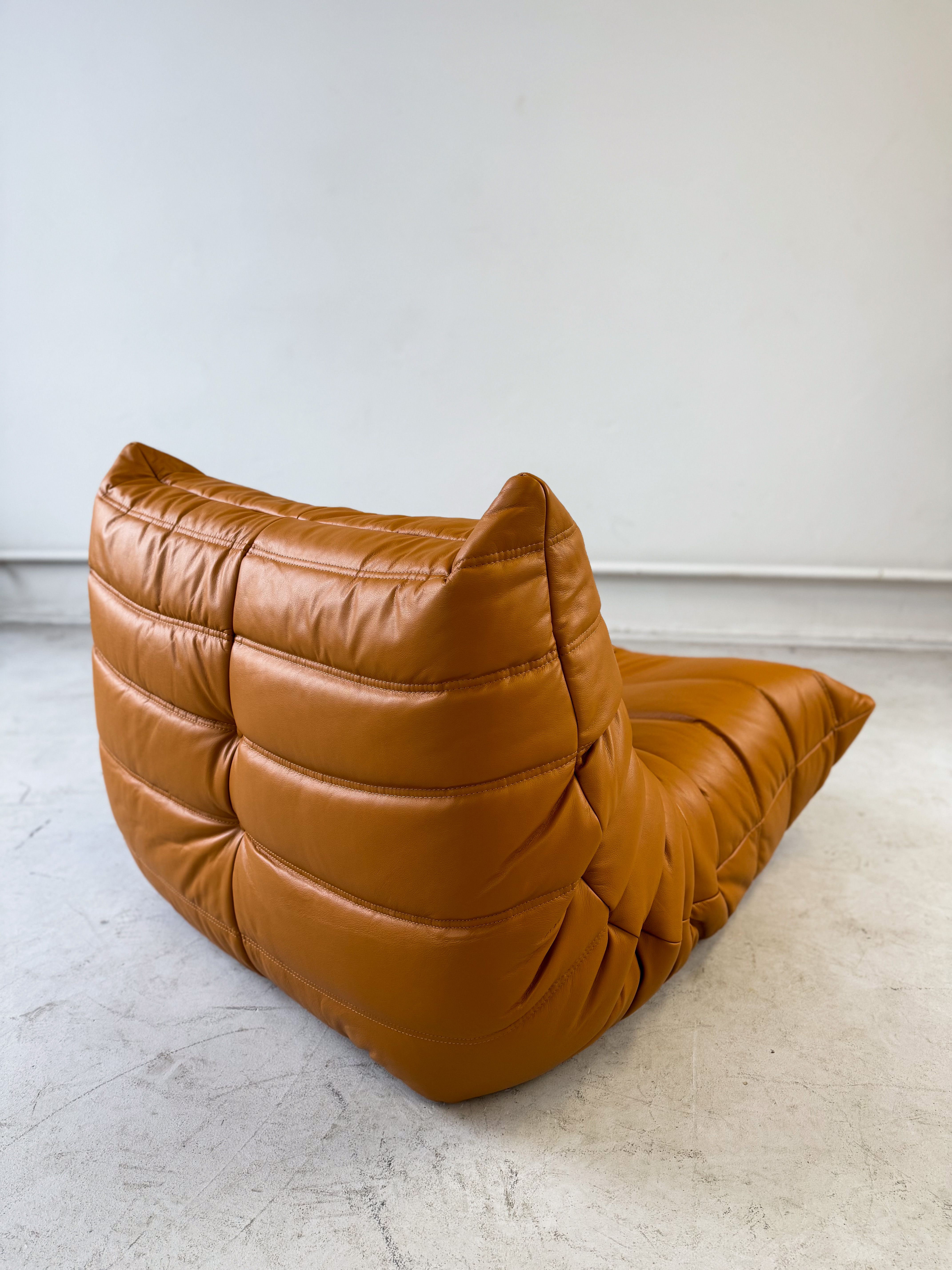 Togo Armchair High-gloss Leather Cognac Light