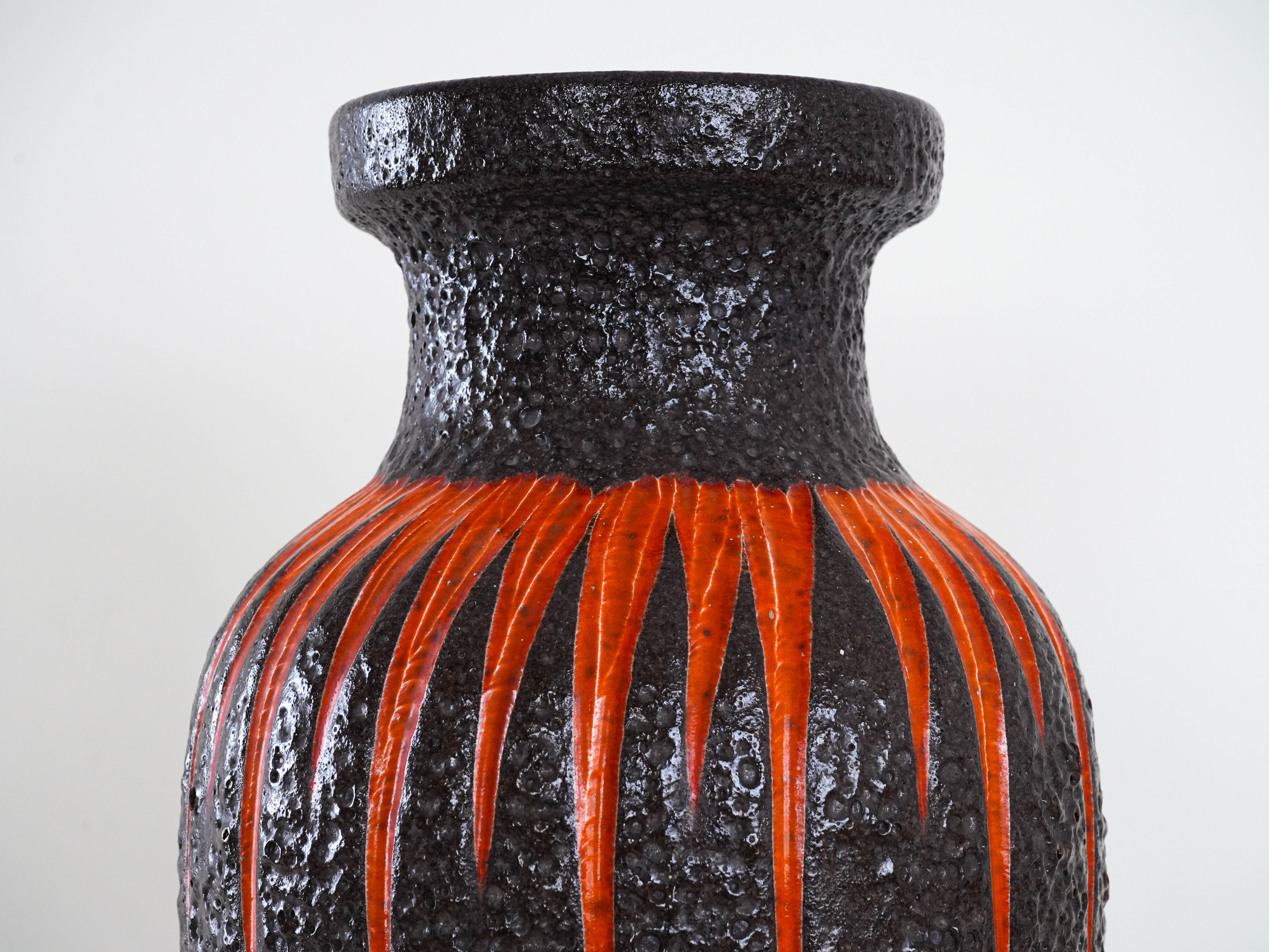 Ceramic vase Red