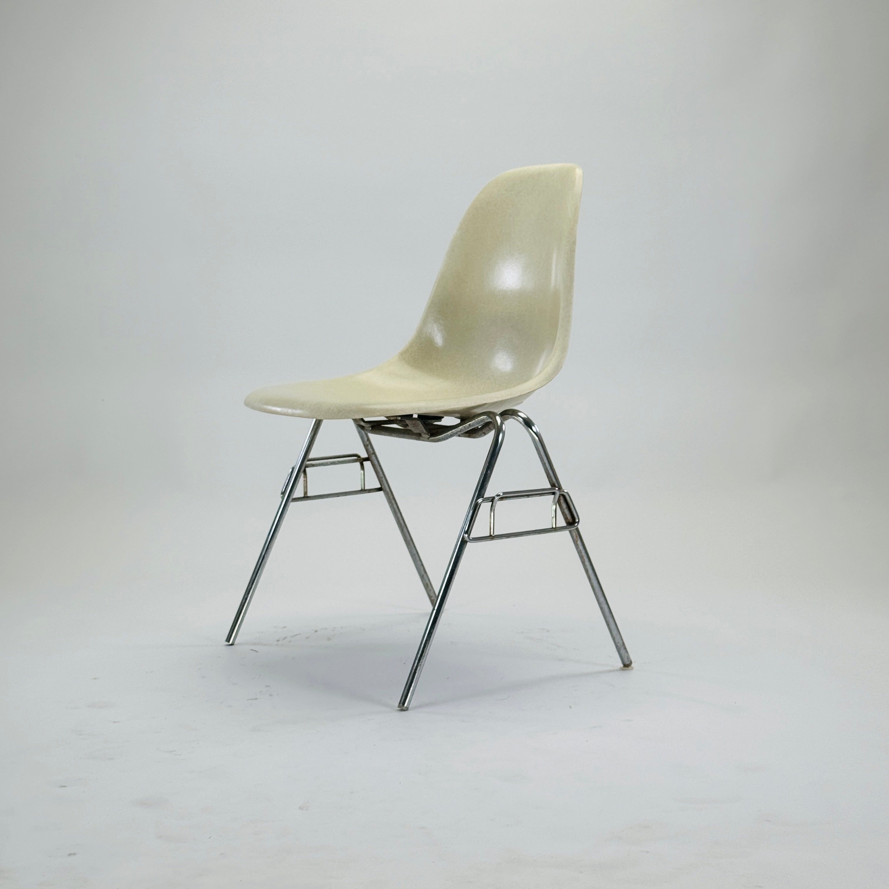 Eames DSS Side Chair Fiberglas Creme