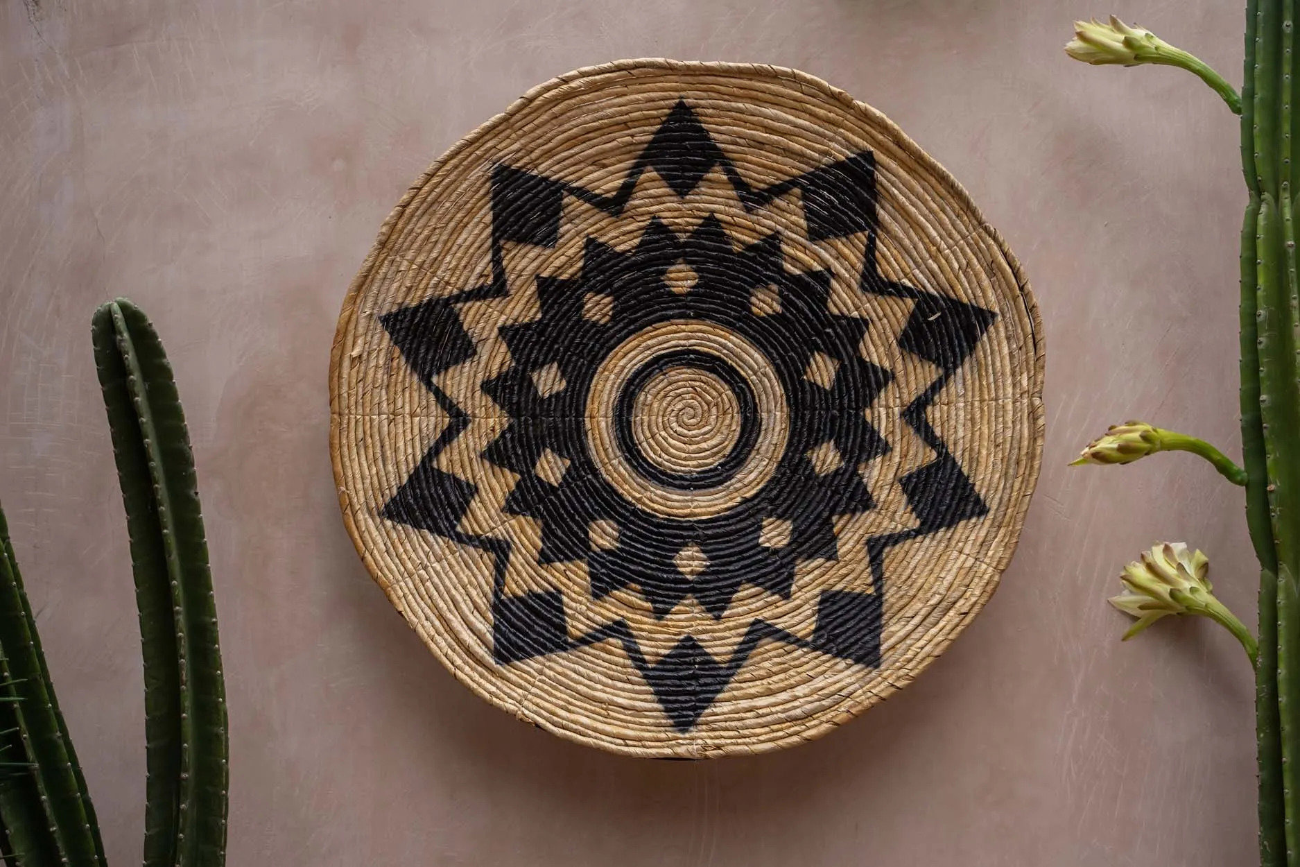 Aztec Wandteller Braun