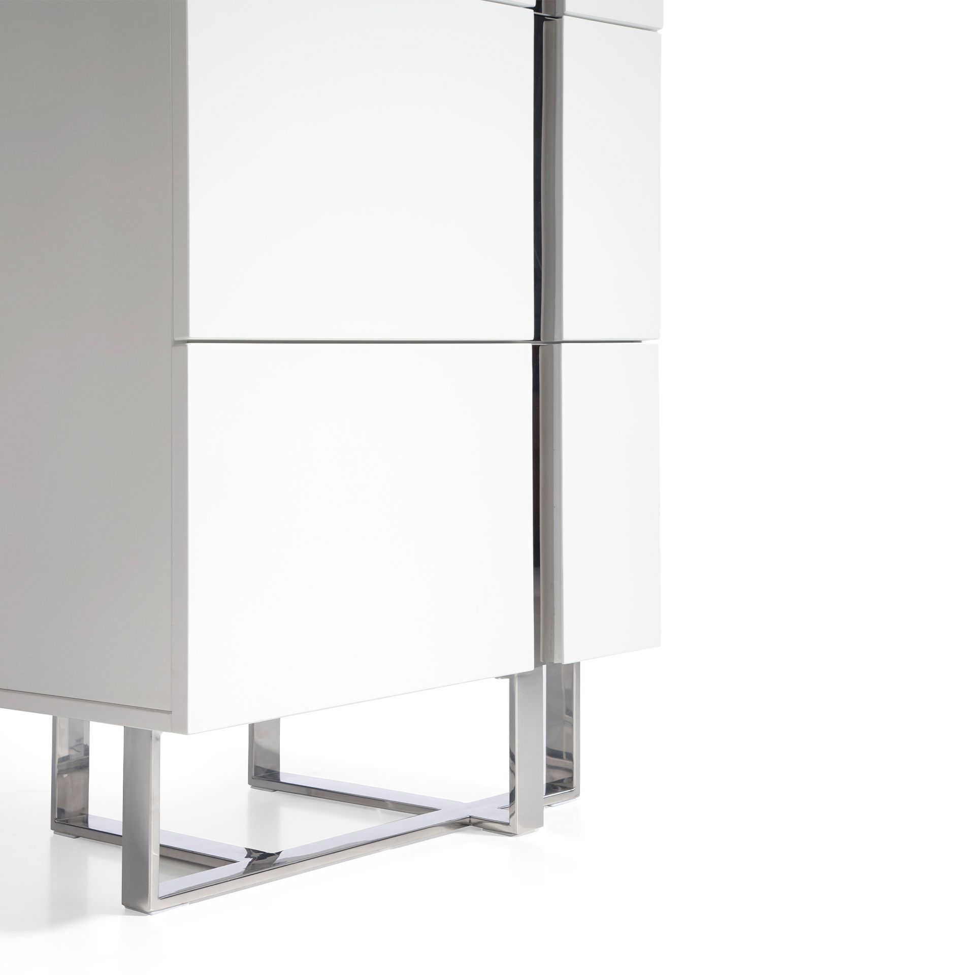 7018 Chiffonier Verchromter Stahl