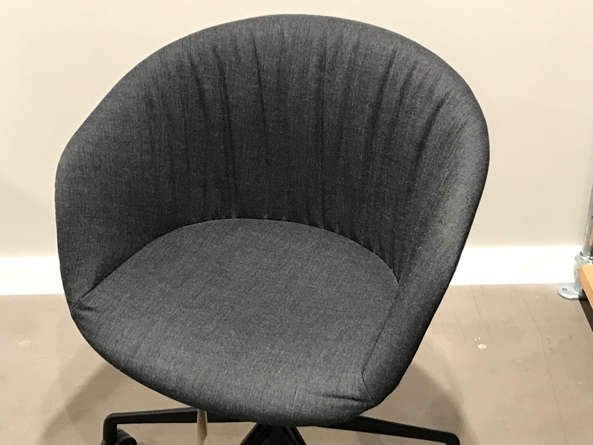 About A Chair AAC 53 Soft Stuhl Metall Textil Grau
