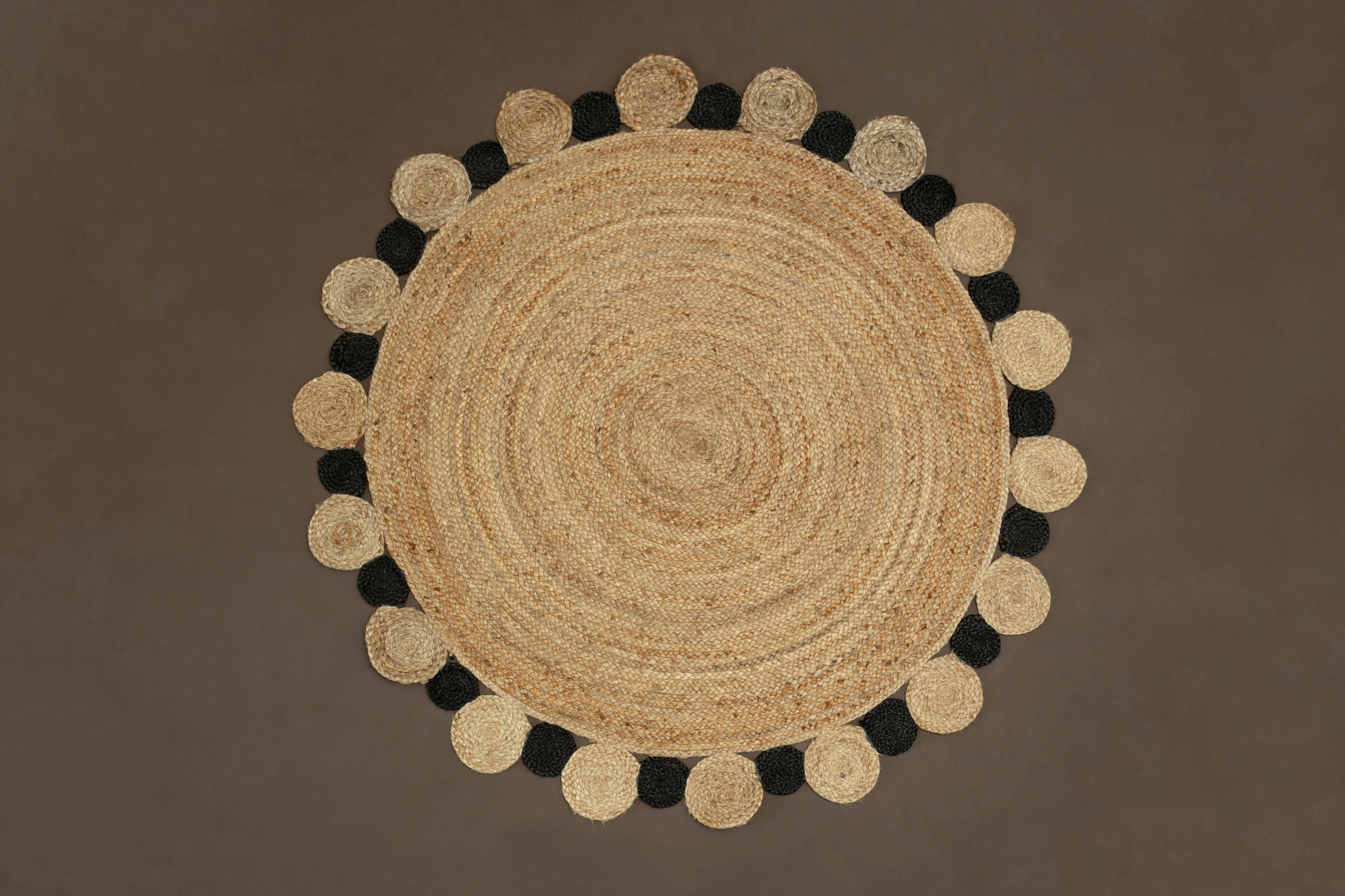 Bosie Demir Groß Naturfarbener und Schwarzer Jute Teppich