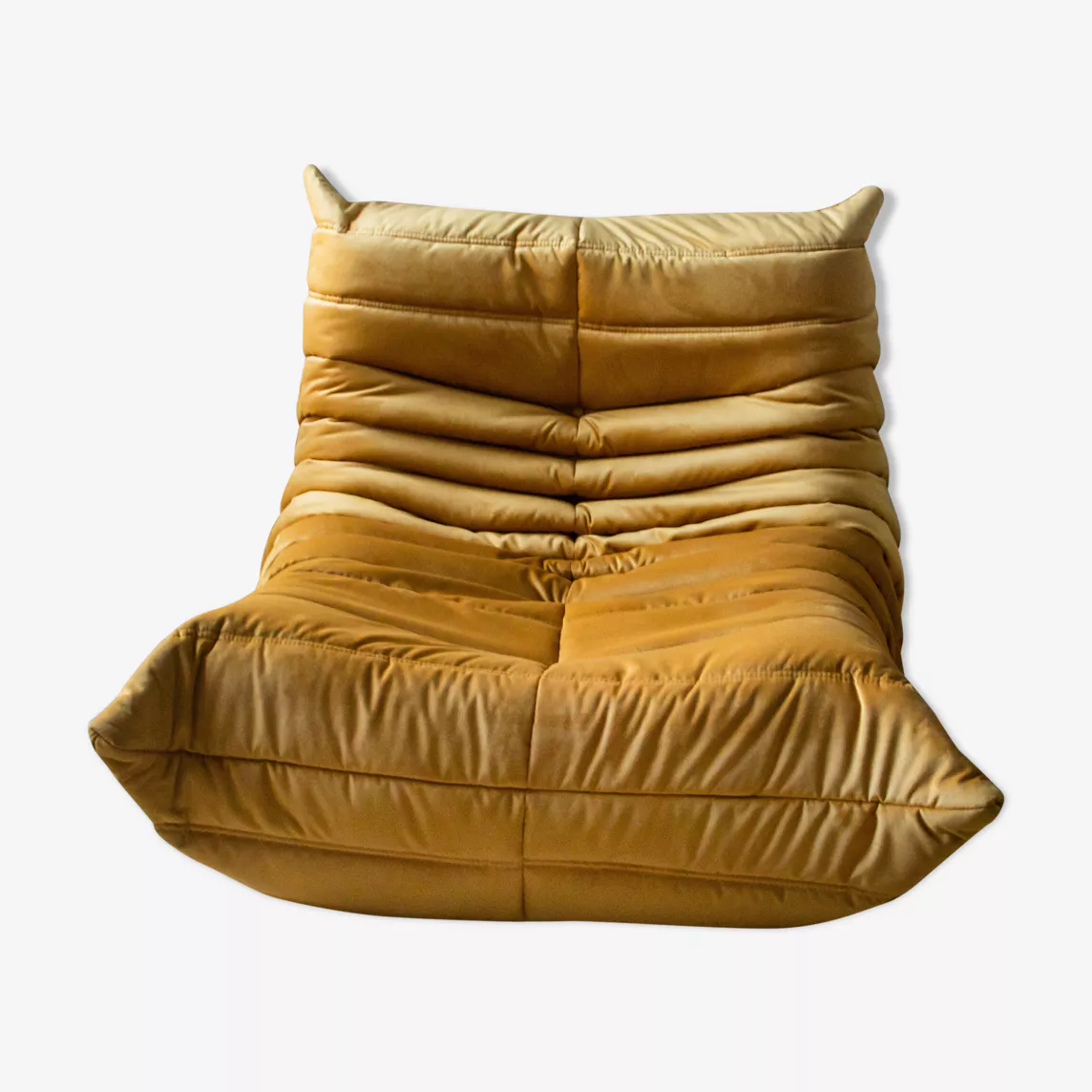 Poltrona Togo Velluto Giallo Oro