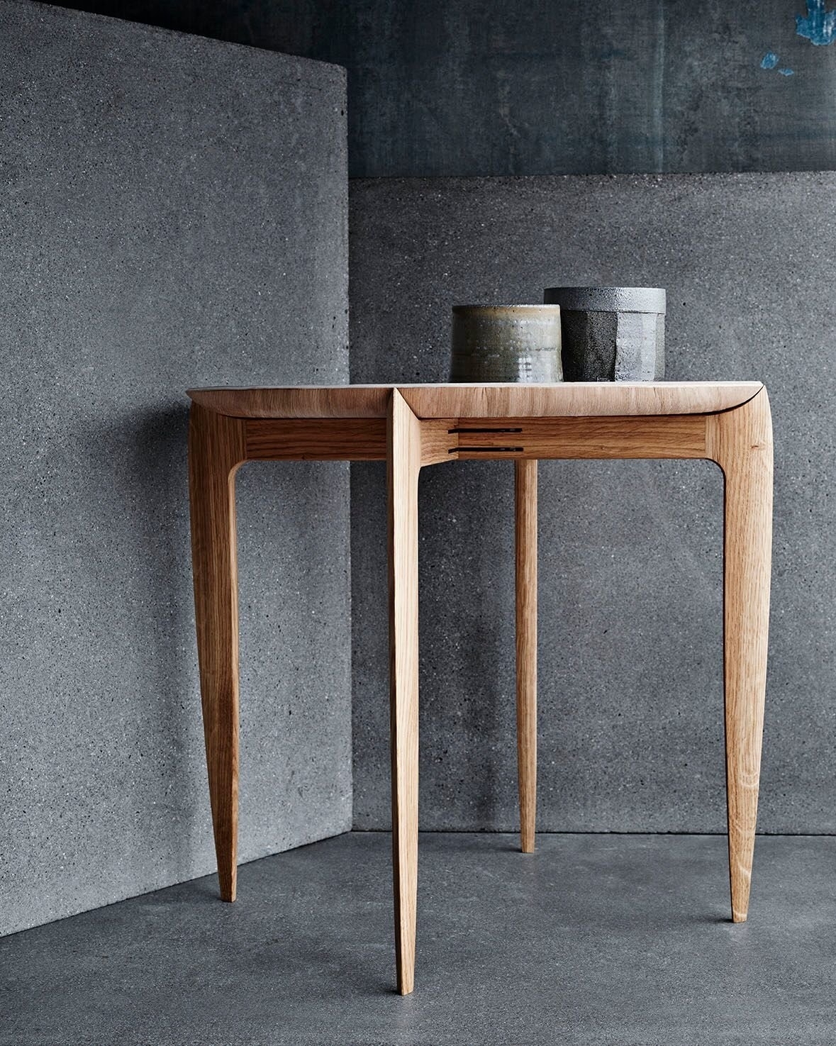 Foldable Tray Table Braun