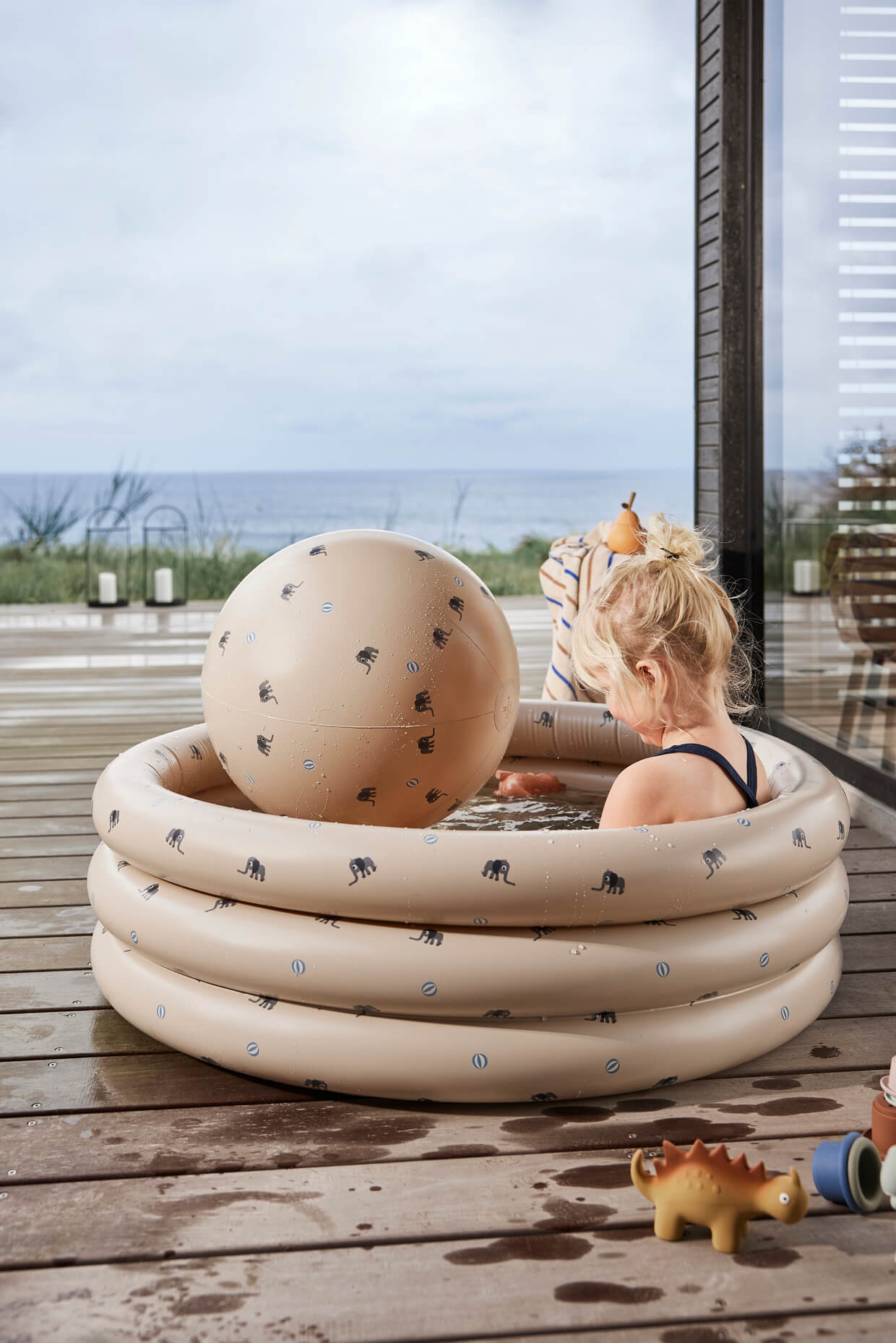 Elefant Schwimmbad Groß & Strandball