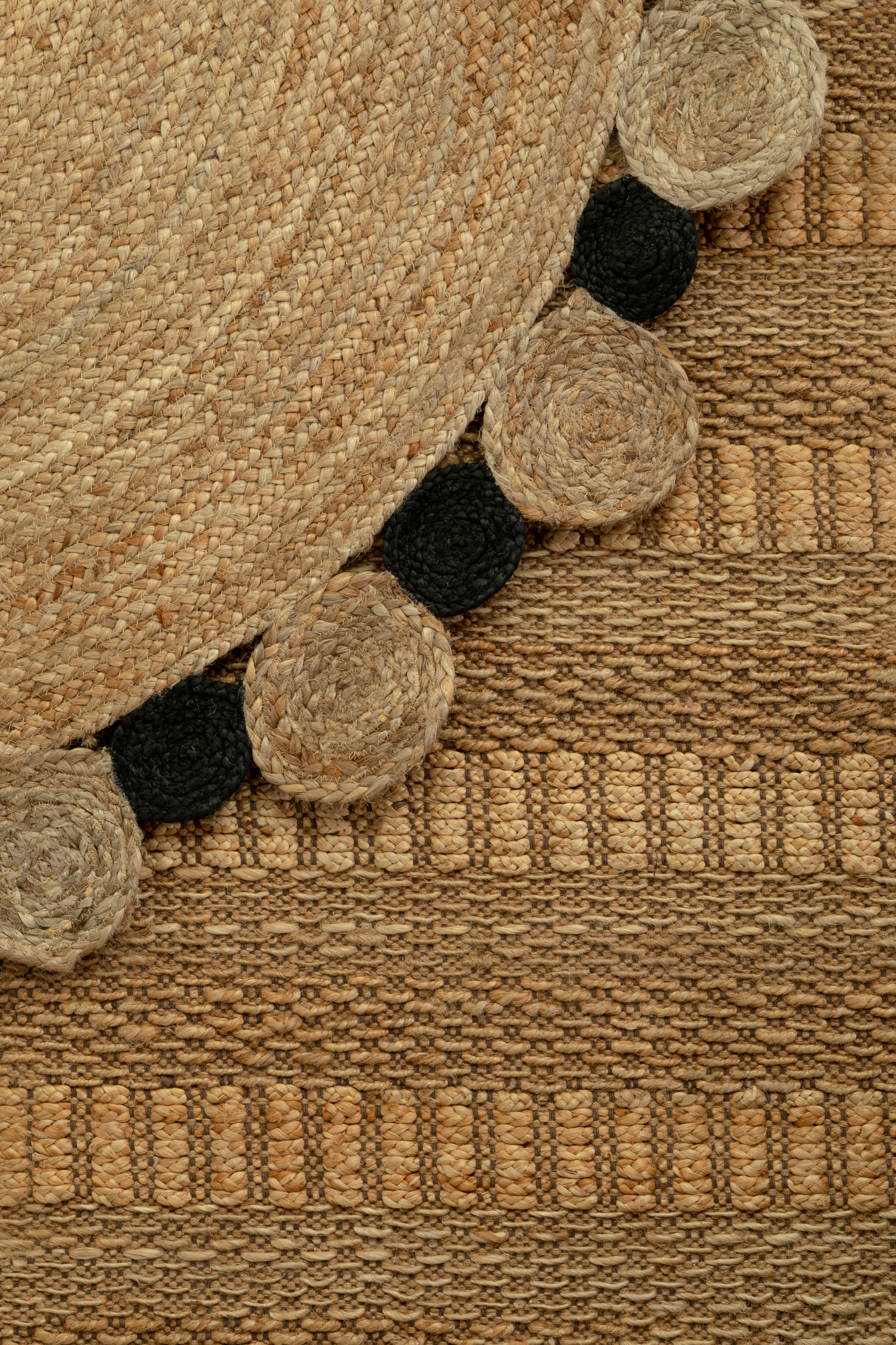 Bosie Demir Groß Naturfarbener und Schwarzer Jute Teppich