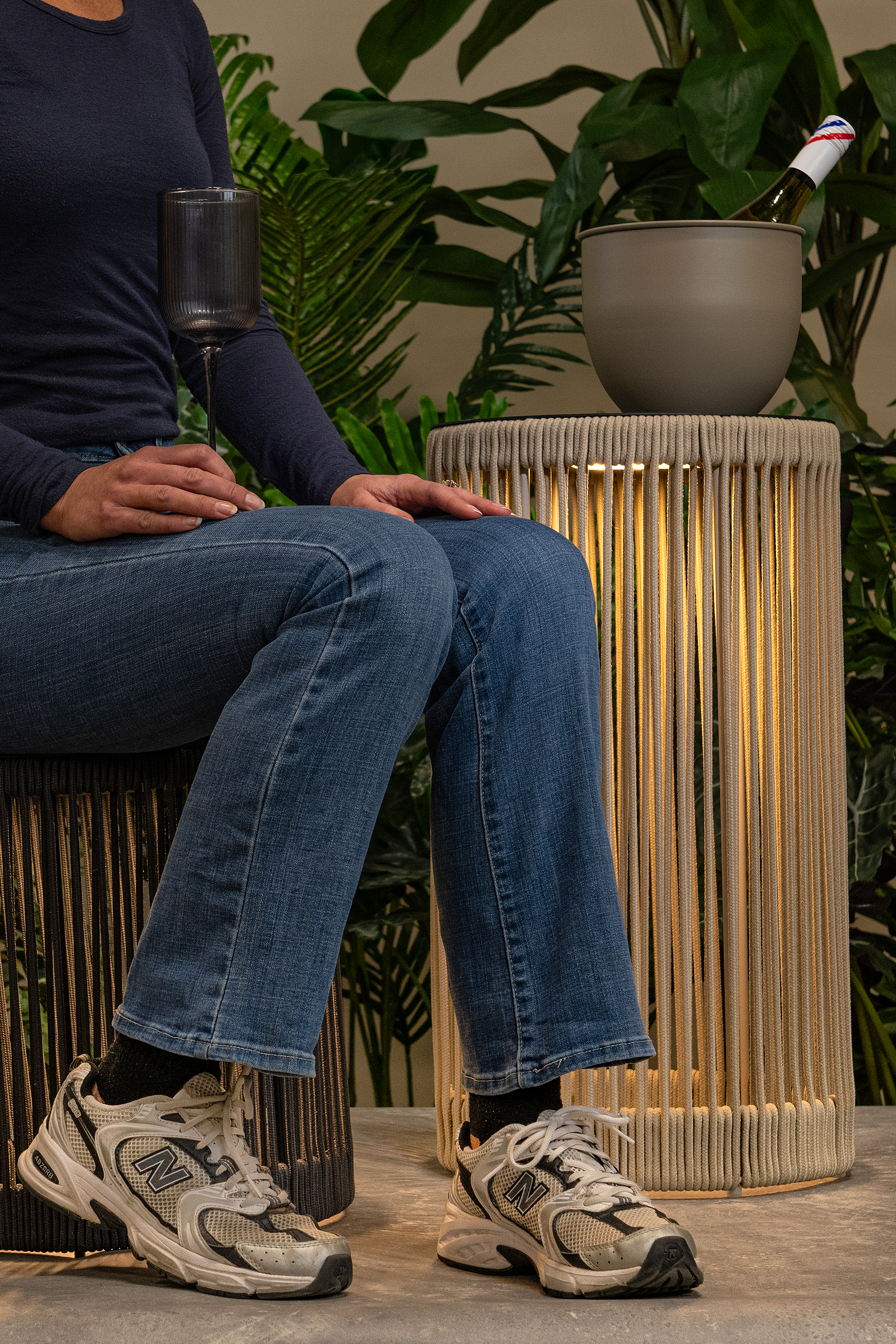 Pingi Battery-powered floor lamp Polyester Black