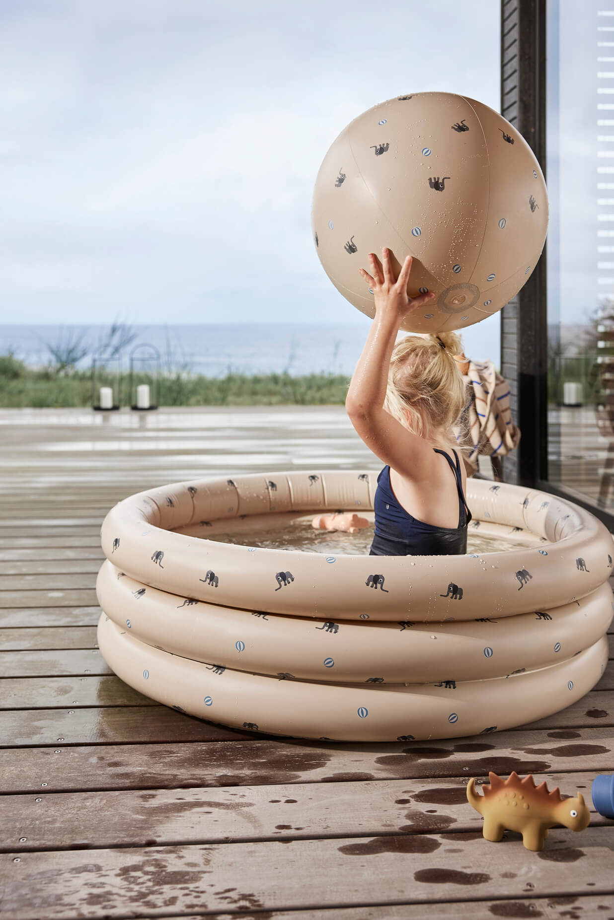 Elefant Schwimmbad Groß & Strandball