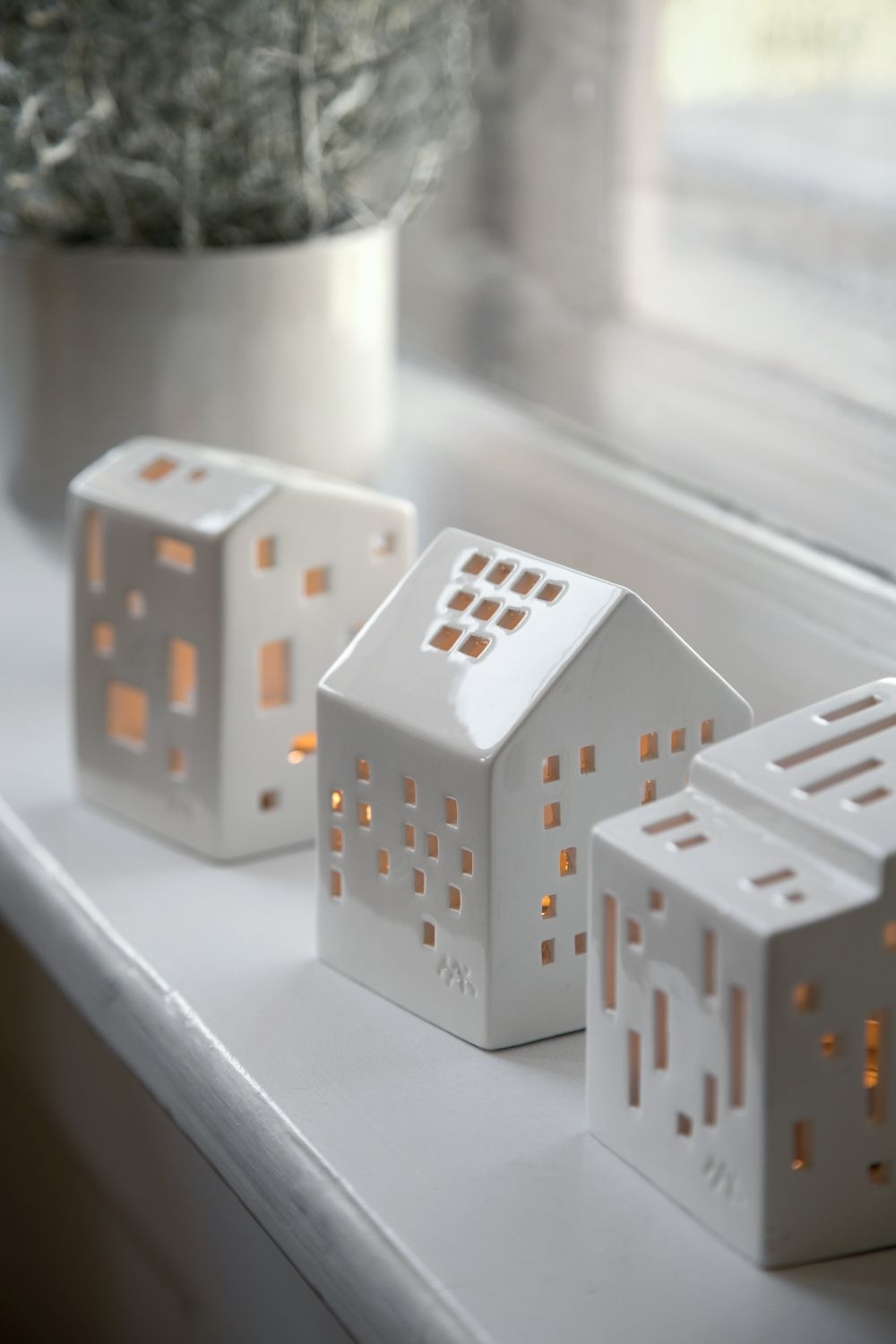 Urbania Light Houses Ceramic White